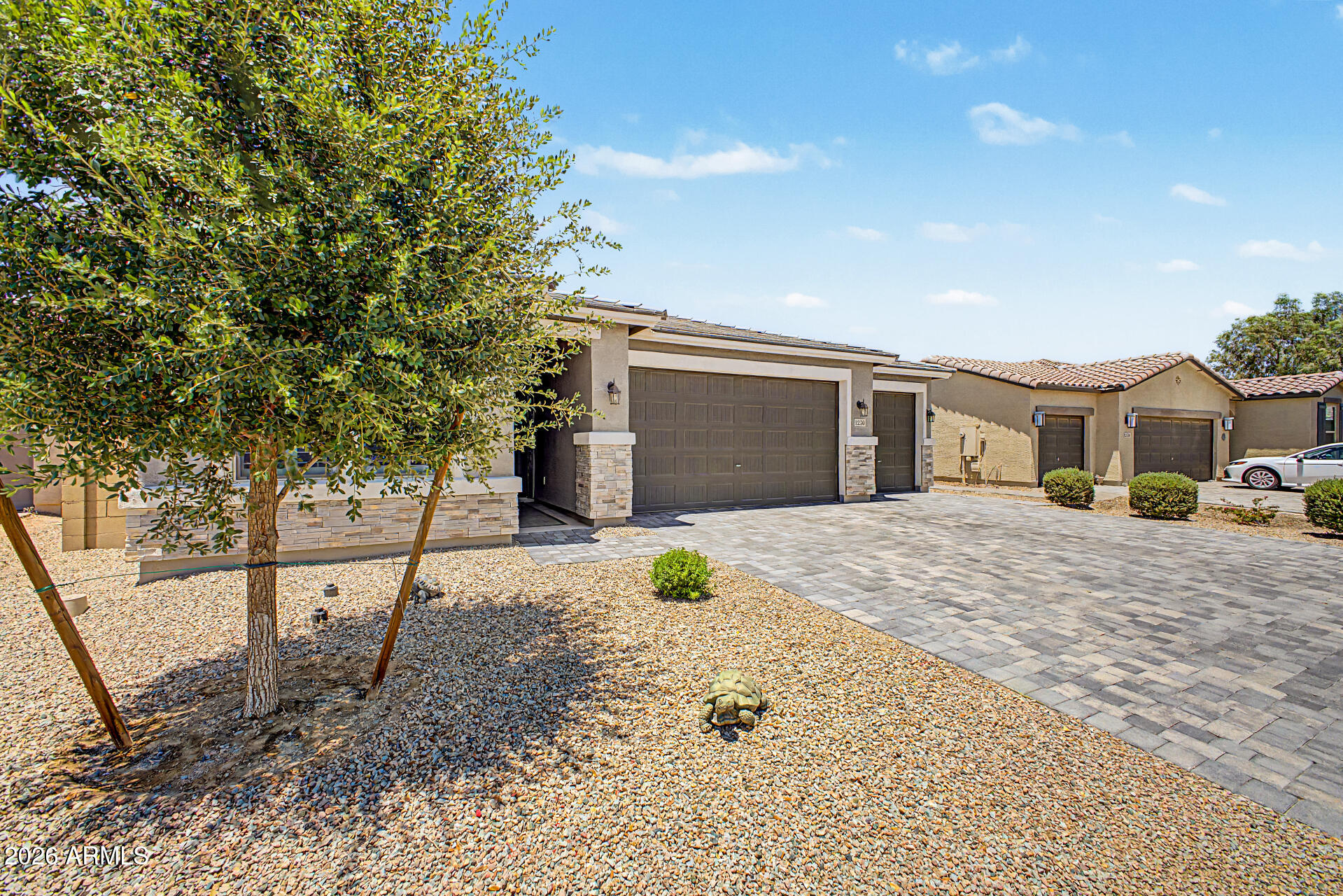 1230 E GABRILLA Drive