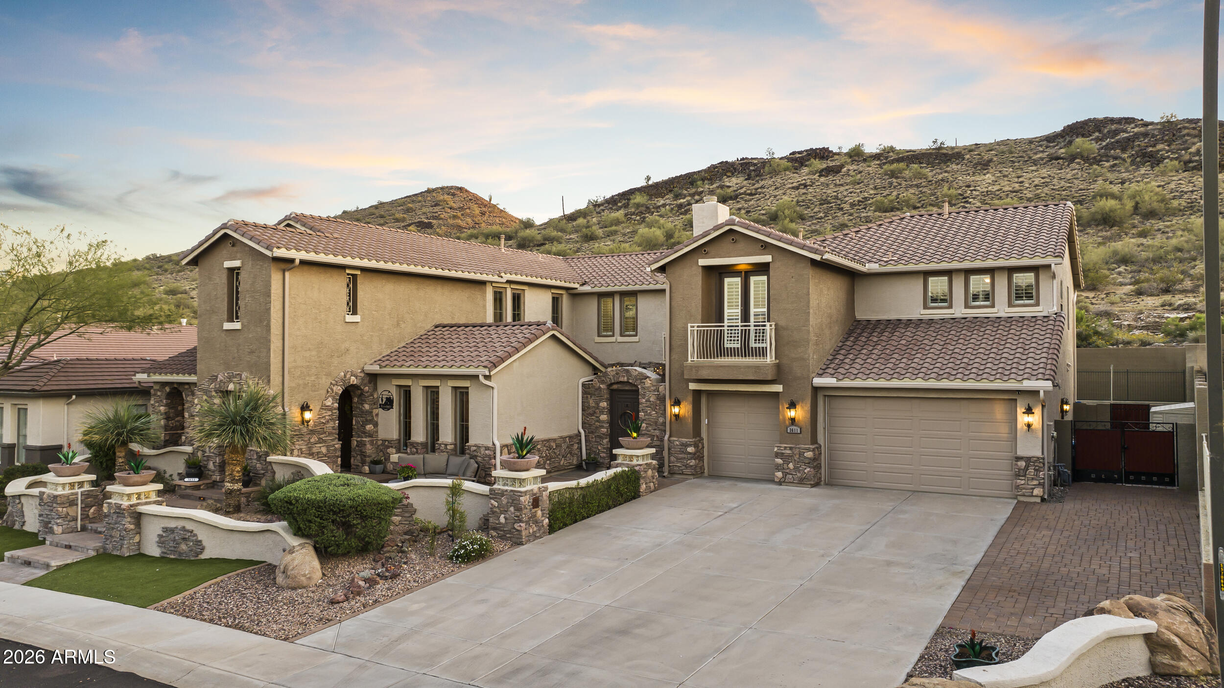 3611 W HIDDEN MOUNTAIN Lane