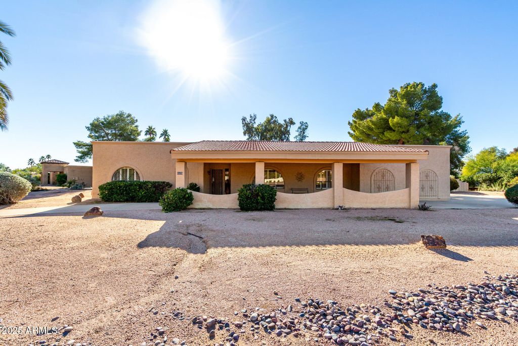 Photo of 8129 E Charter Oak Drive, Scottsdale, AZ 85260 (MLS # 6956719)