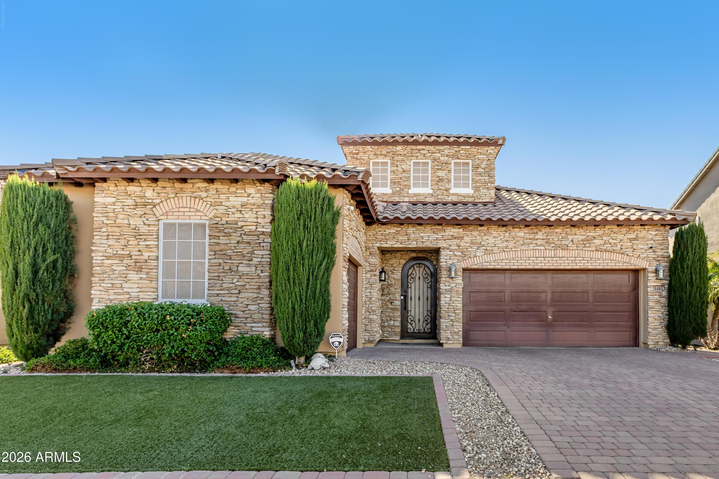 18465 W SUNNYSLOPE Lane