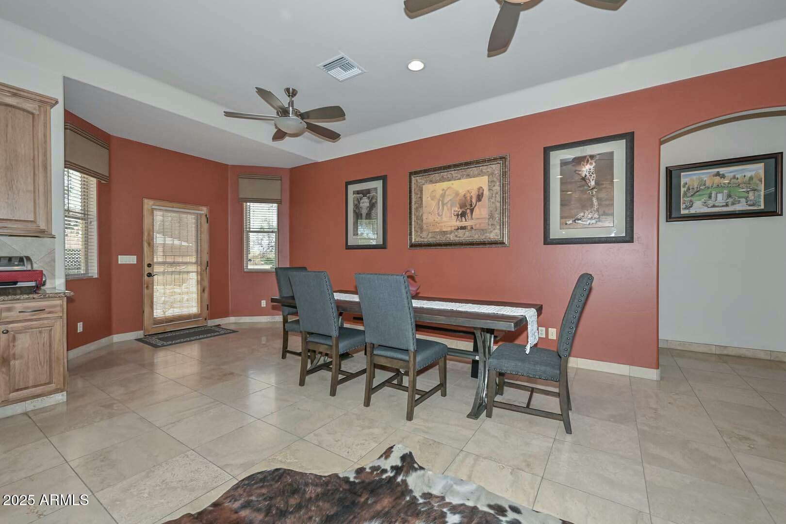 1411 W DESERT HILLS ESTATE Drive