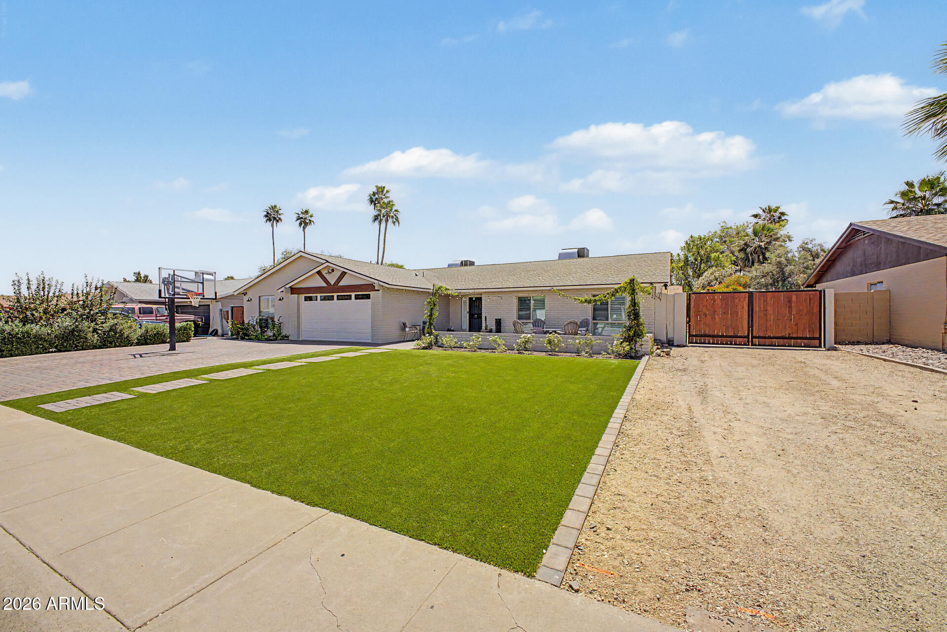 2631 E DESERT COVE Avenue