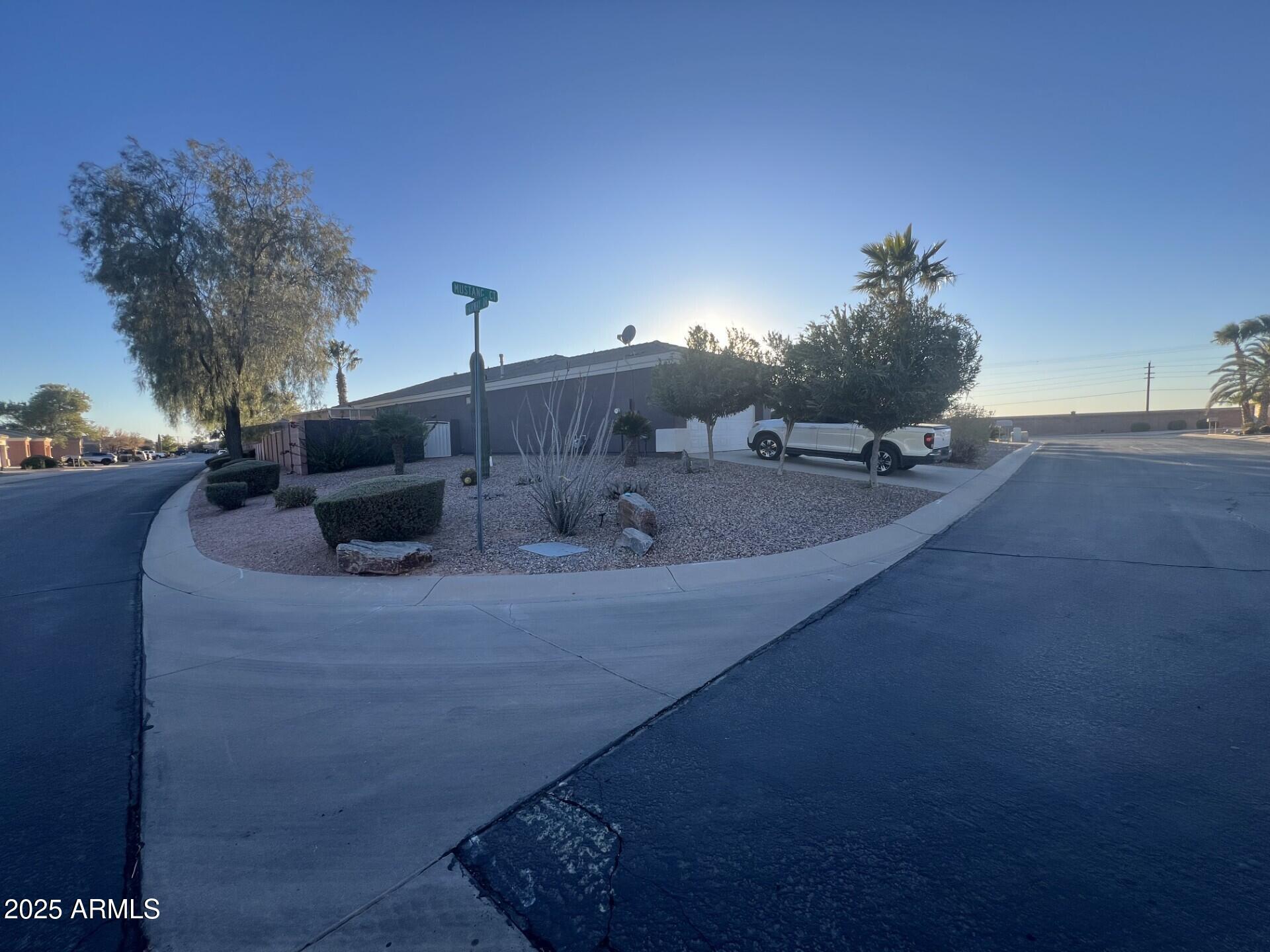 3953 W MUSTANG Court