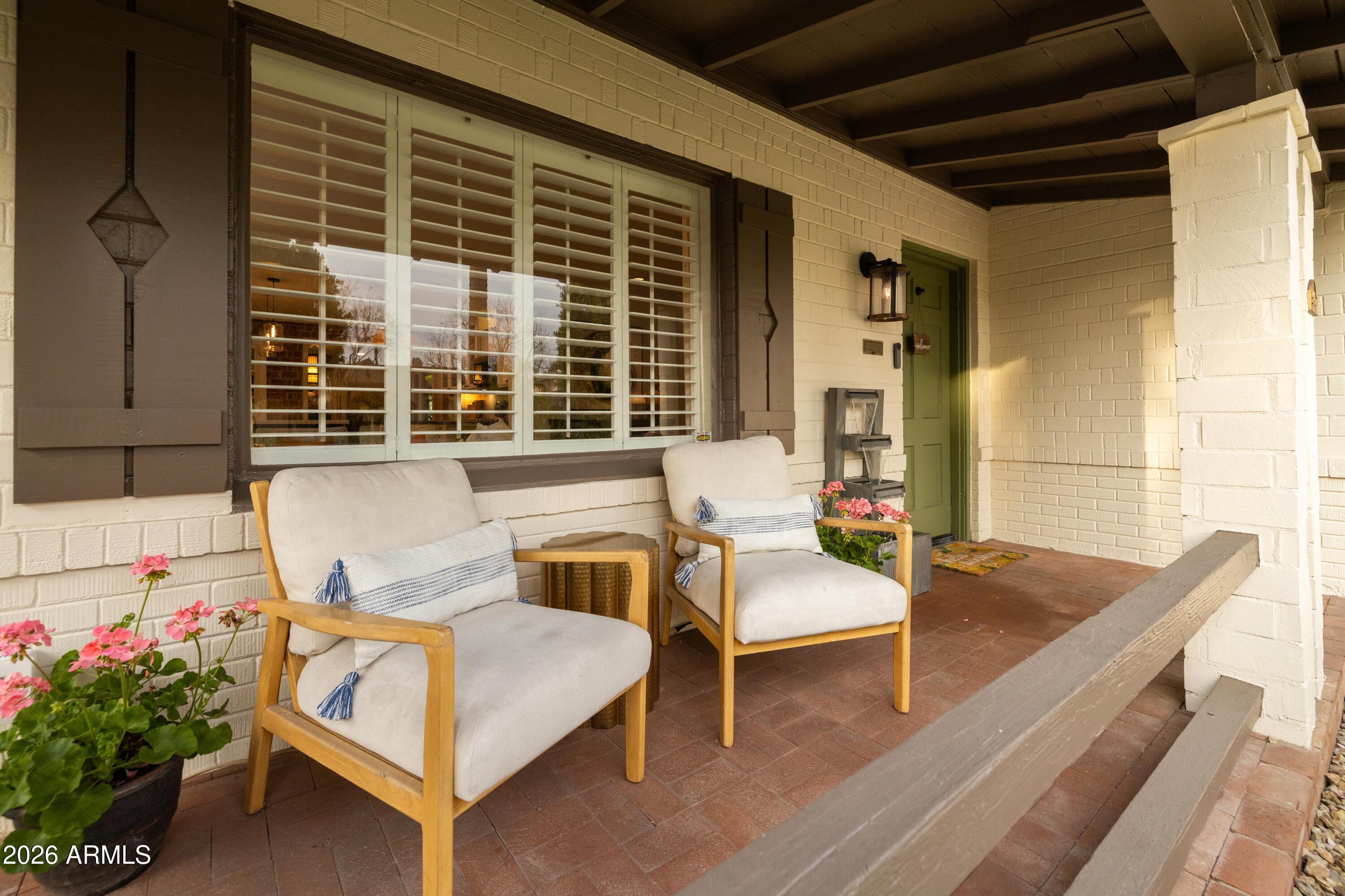 546 W ENCANTO Boulevard