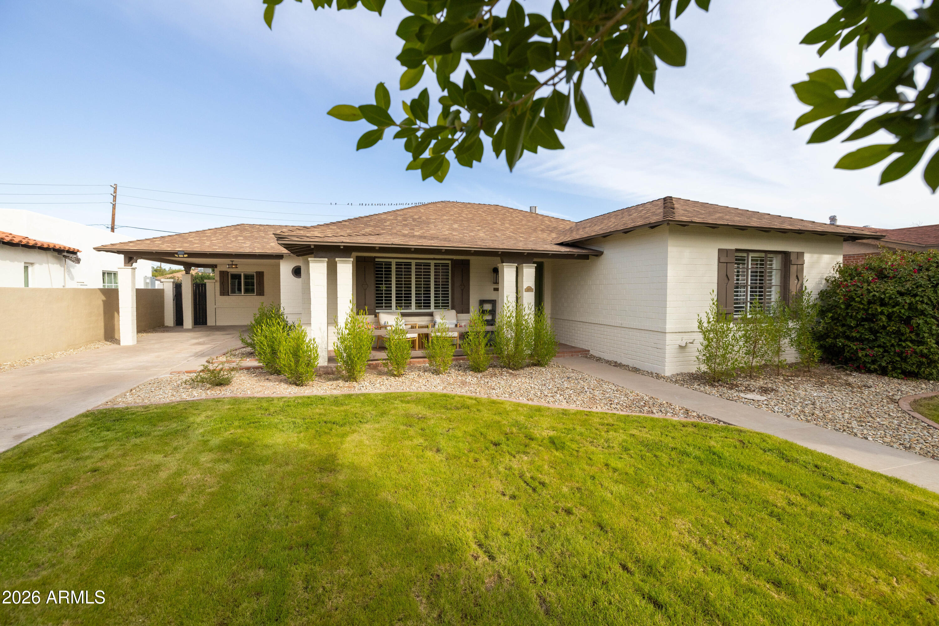 546 W ENCANTO Boulevard