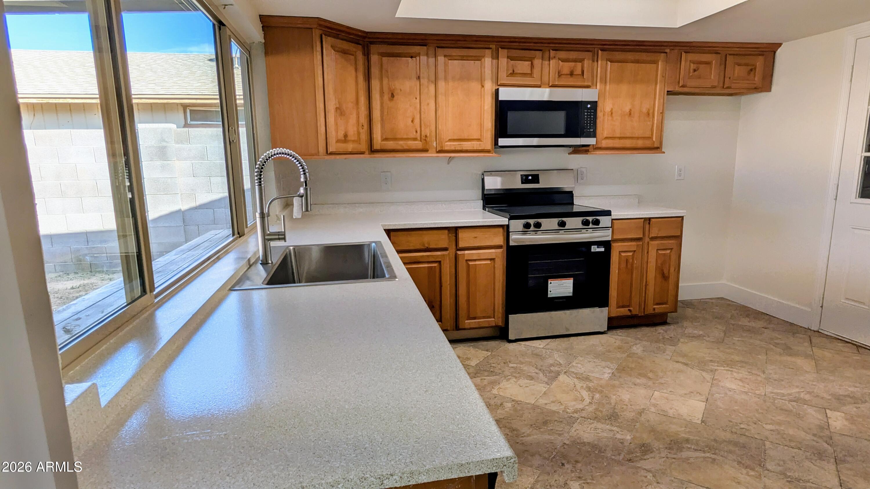 8332 W INDIANOLA Avenue