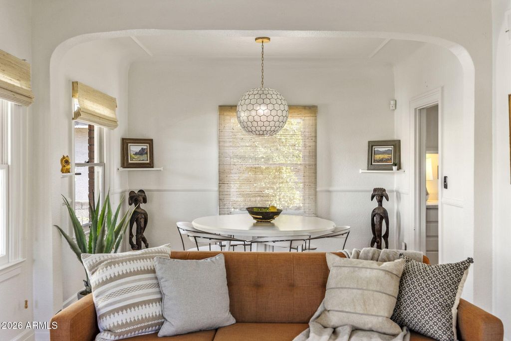 Photo of 29 W Wilshire Drive, Phoenix, AZ 85003 (MLS # 6980682)