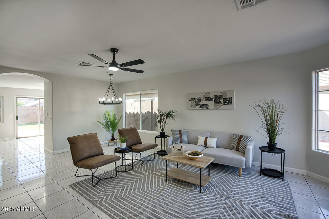 6403 W WINSLOW Avenue