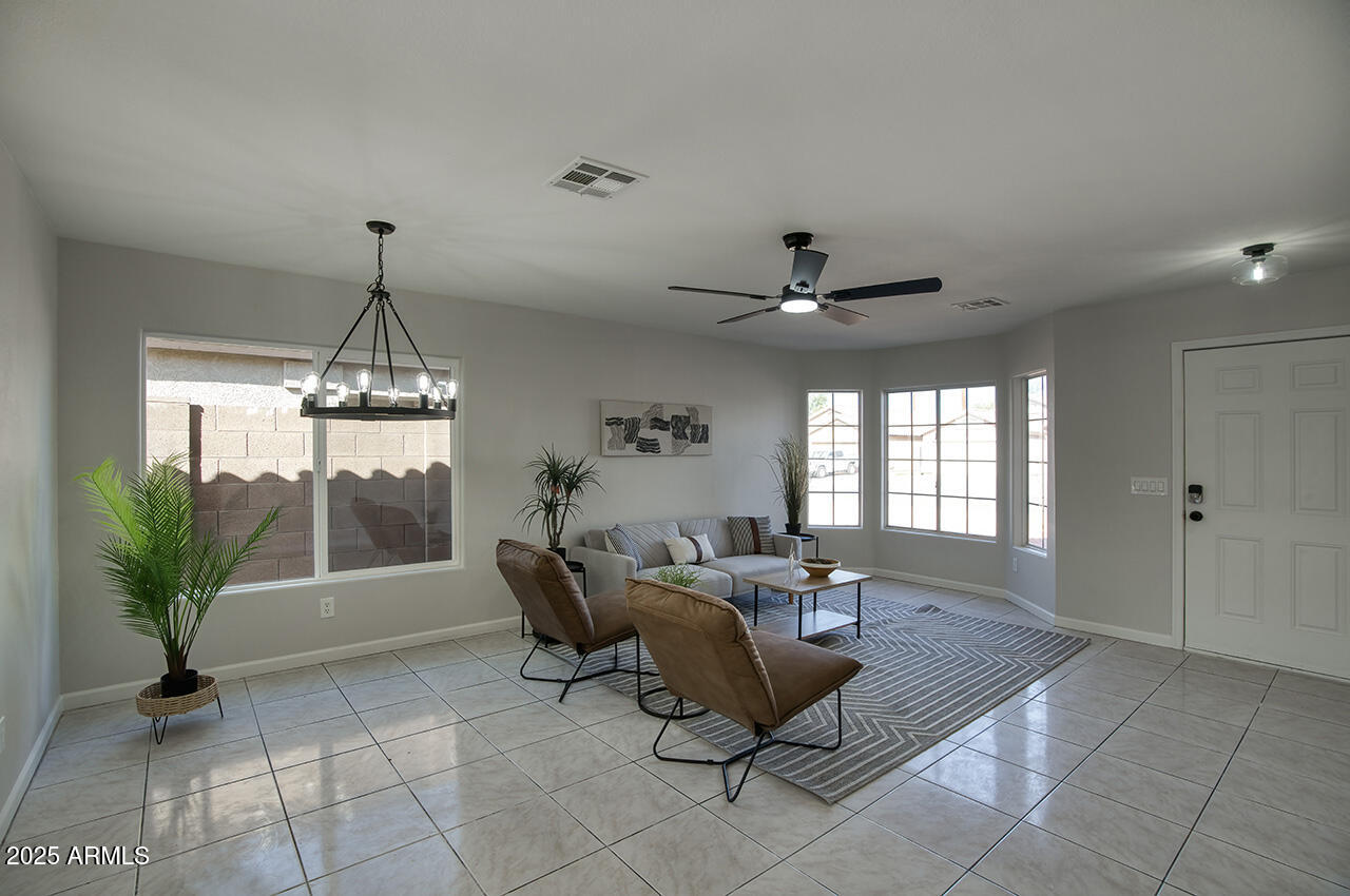 6403 W WINSLOW Avenue