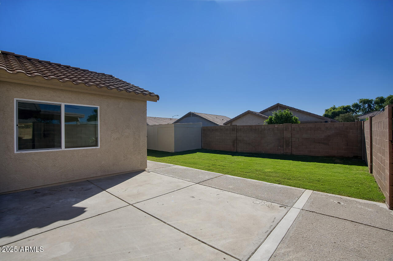 6403 W WINSLOW Avenue