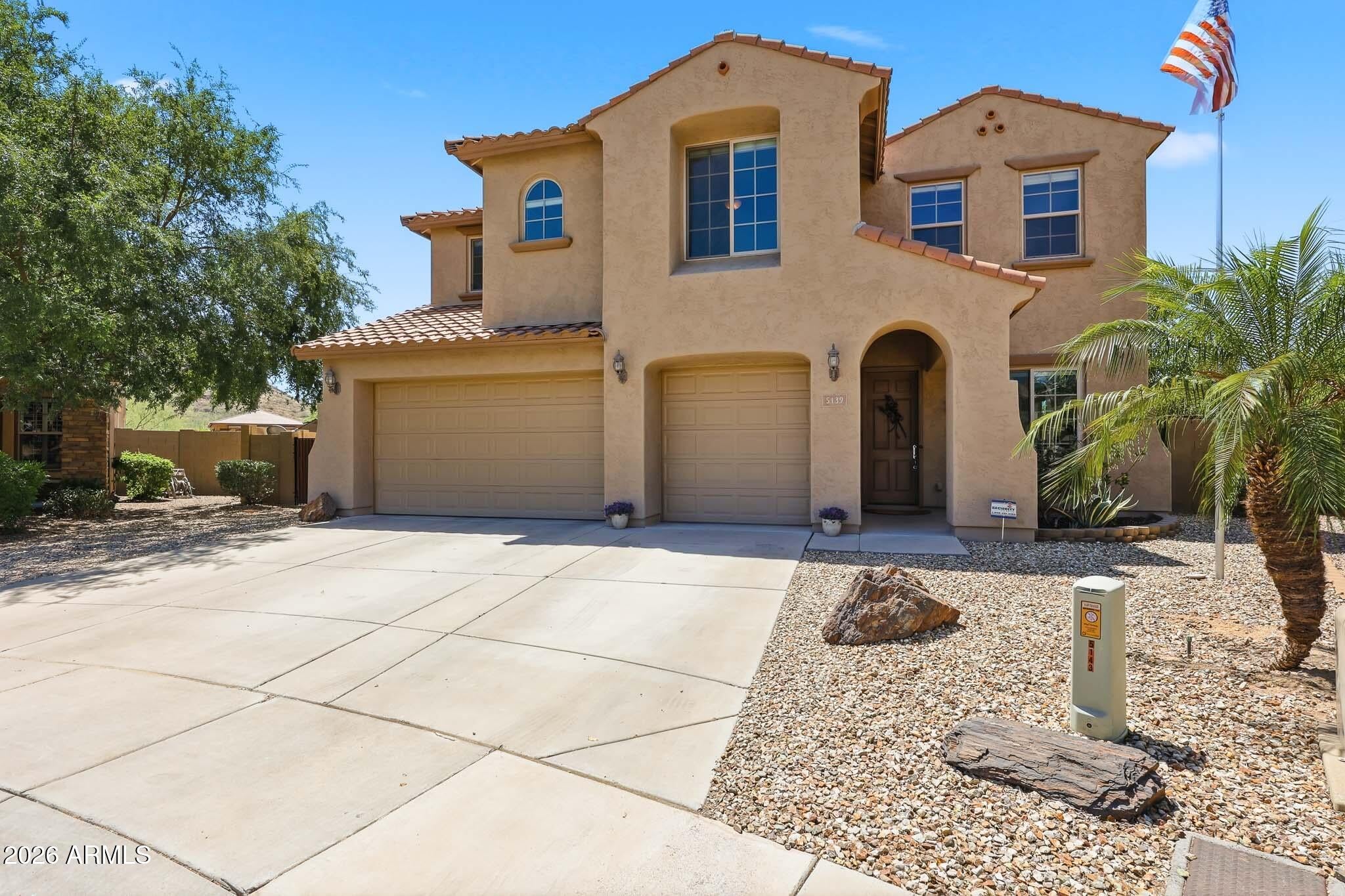 5139 W STRAIGHT ARROW Lane