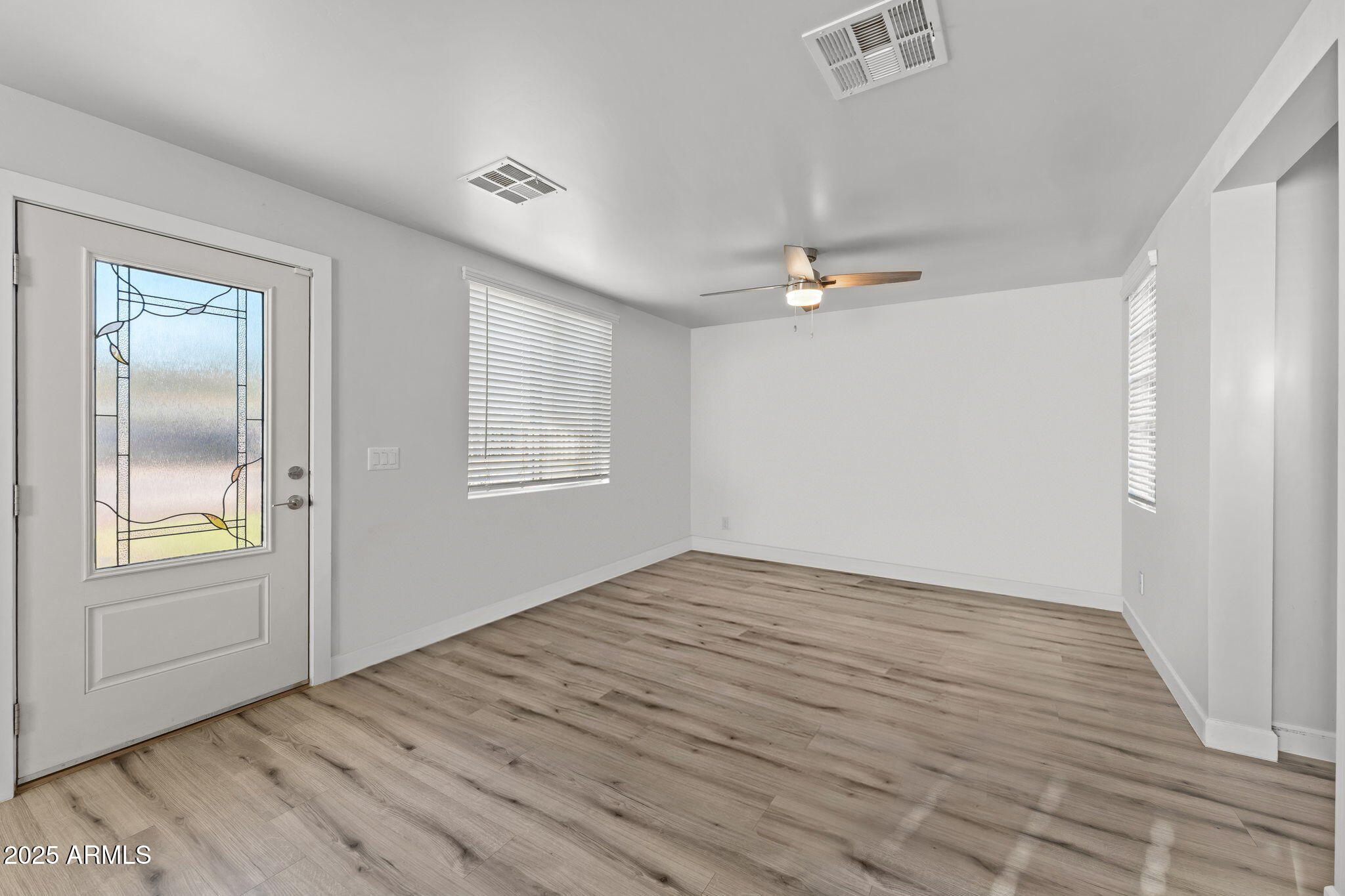 21647 W LAURA Street