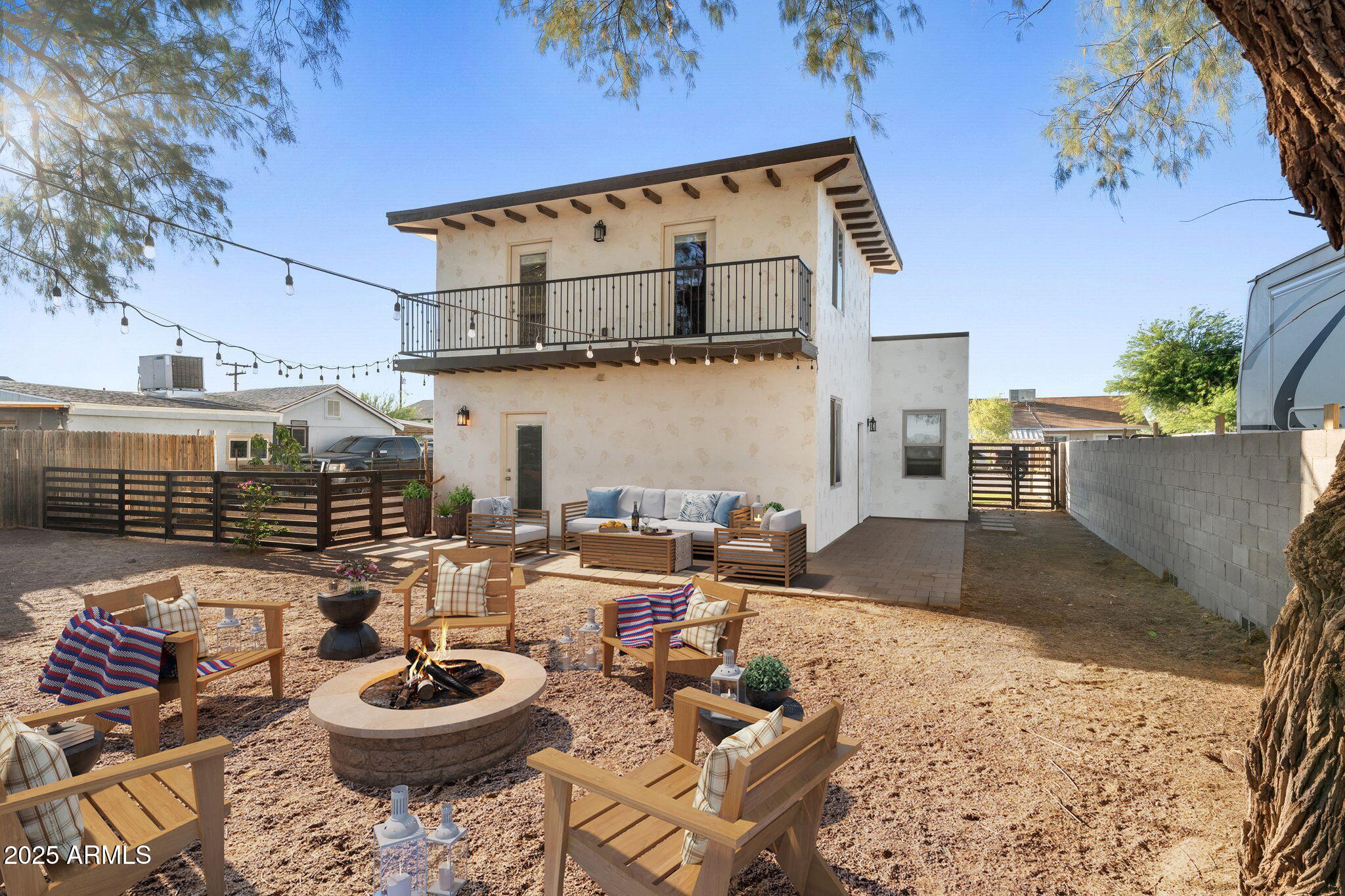 21647 W LAURA Street