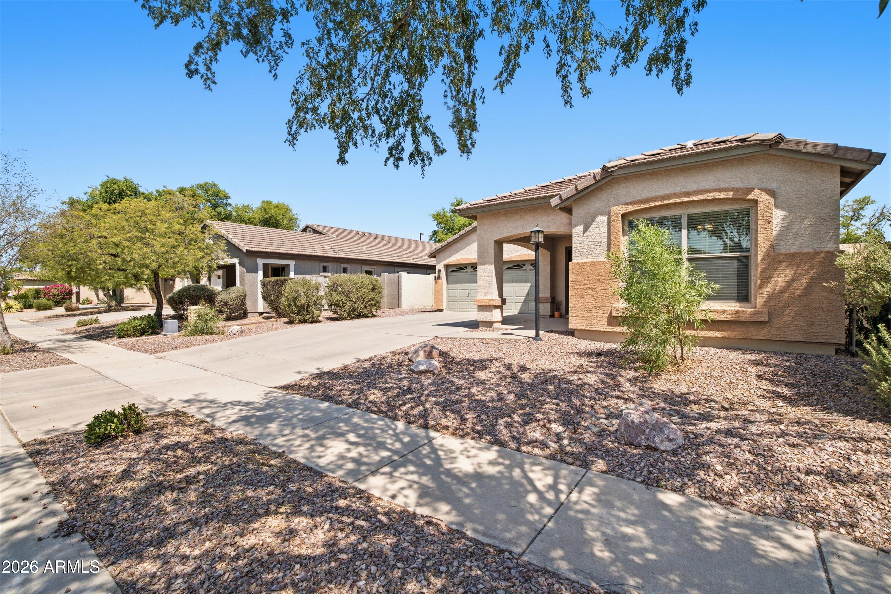 3336 E JOSEPH Way