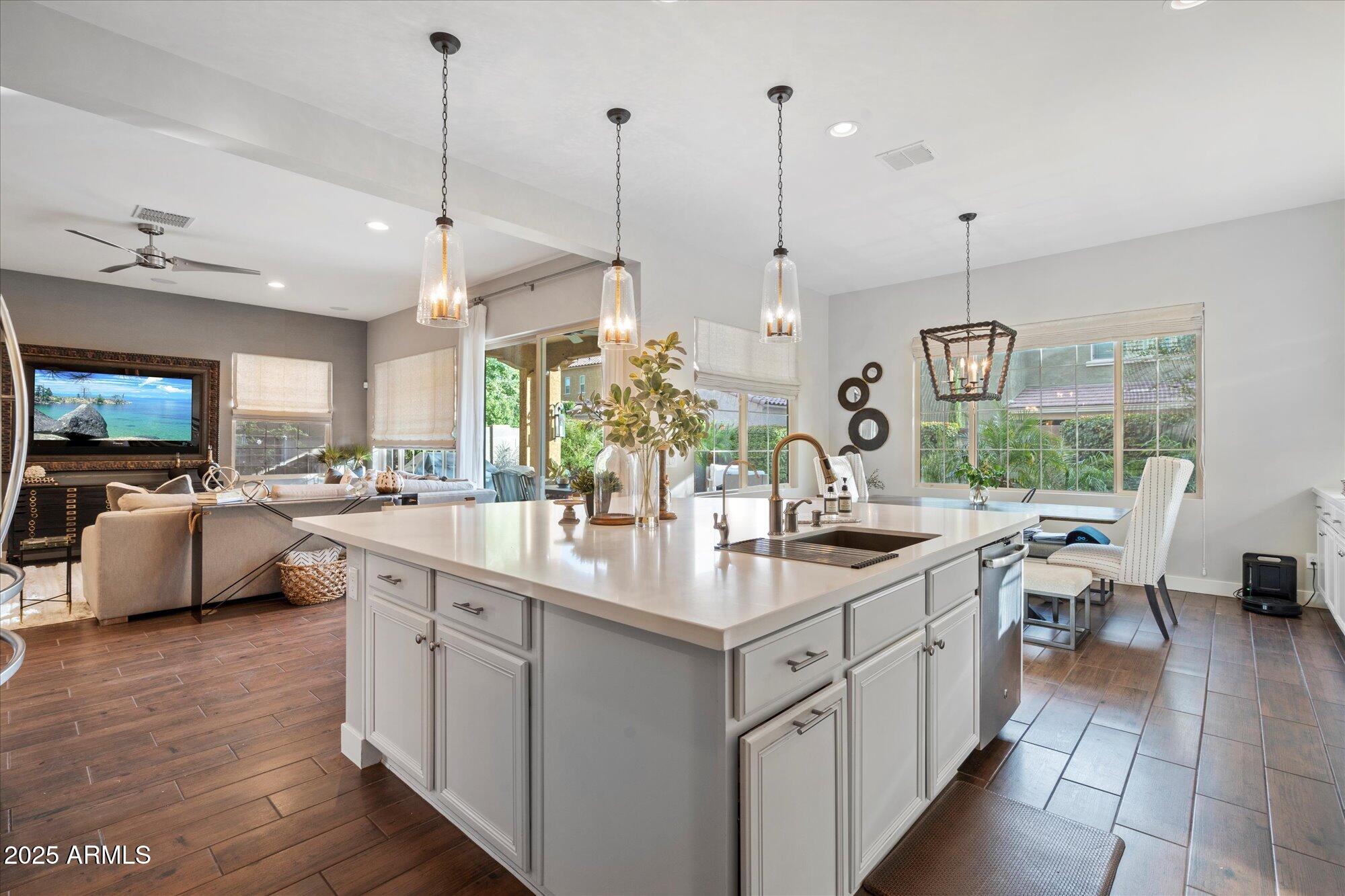 4615 E NAVIGATOR Lane