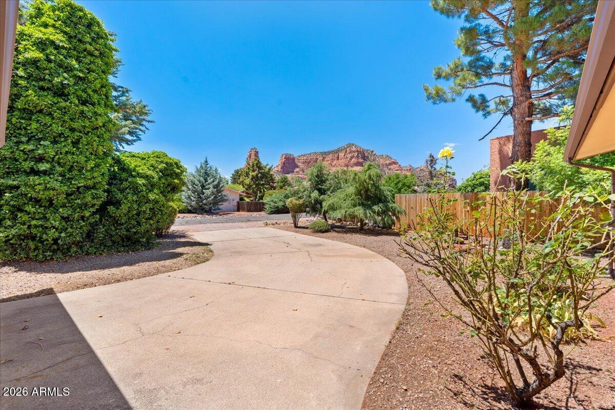 250 N CANYON DIABLO Road