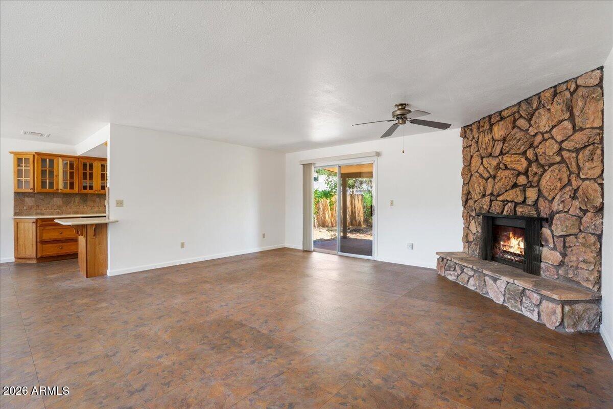 250 N CANYON DIABLO Road