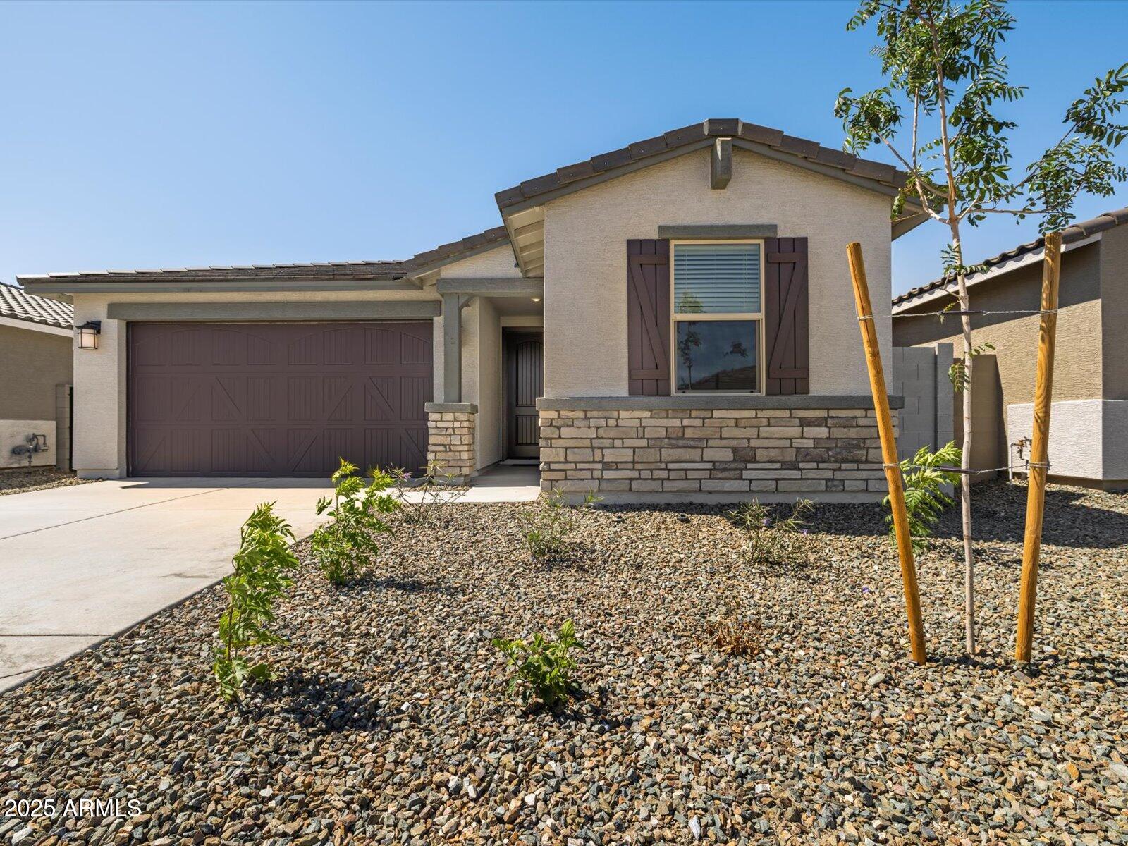 16015 W DESERT HOLLOW Drive