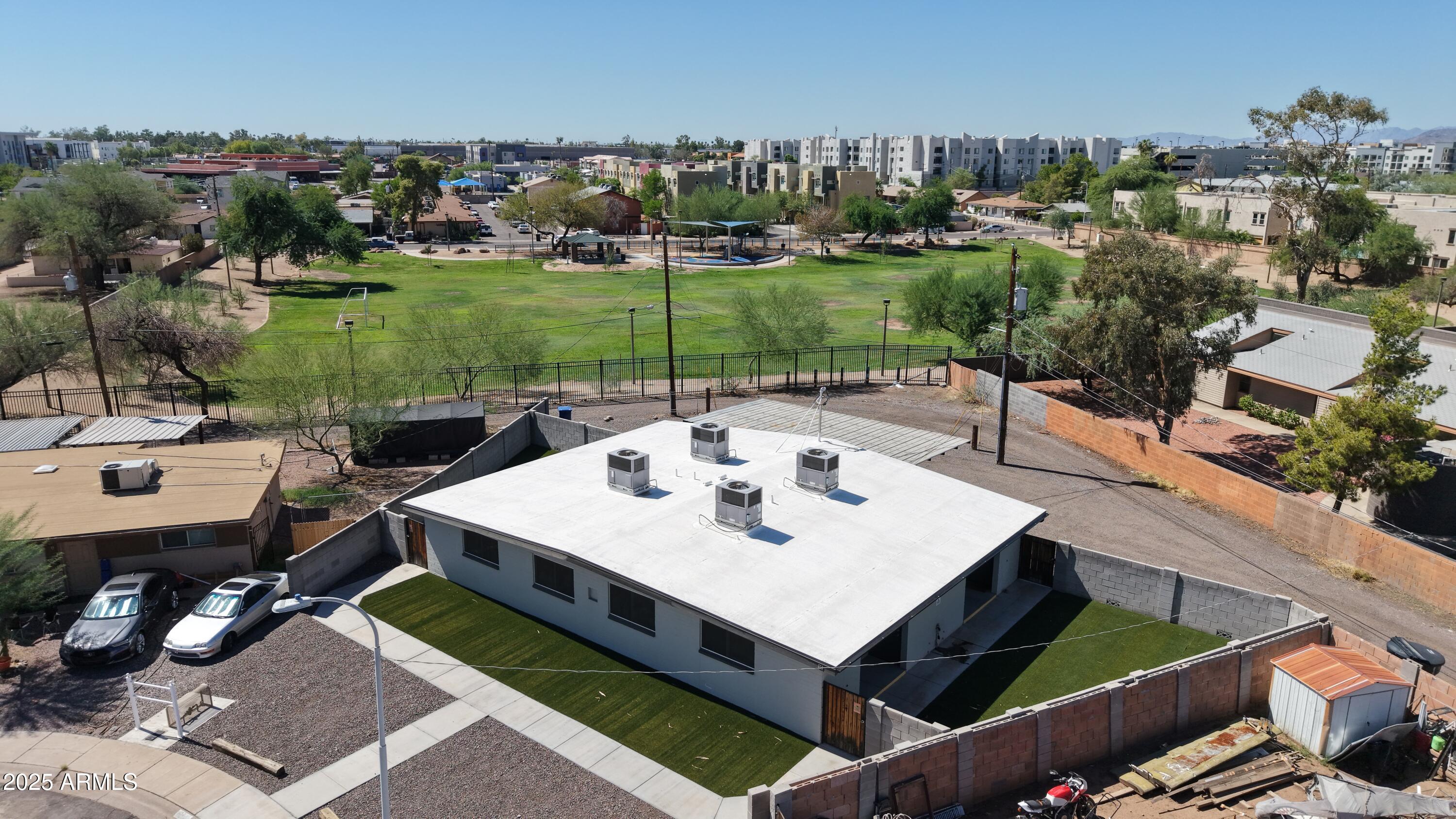 914 S KENWOOD Circle