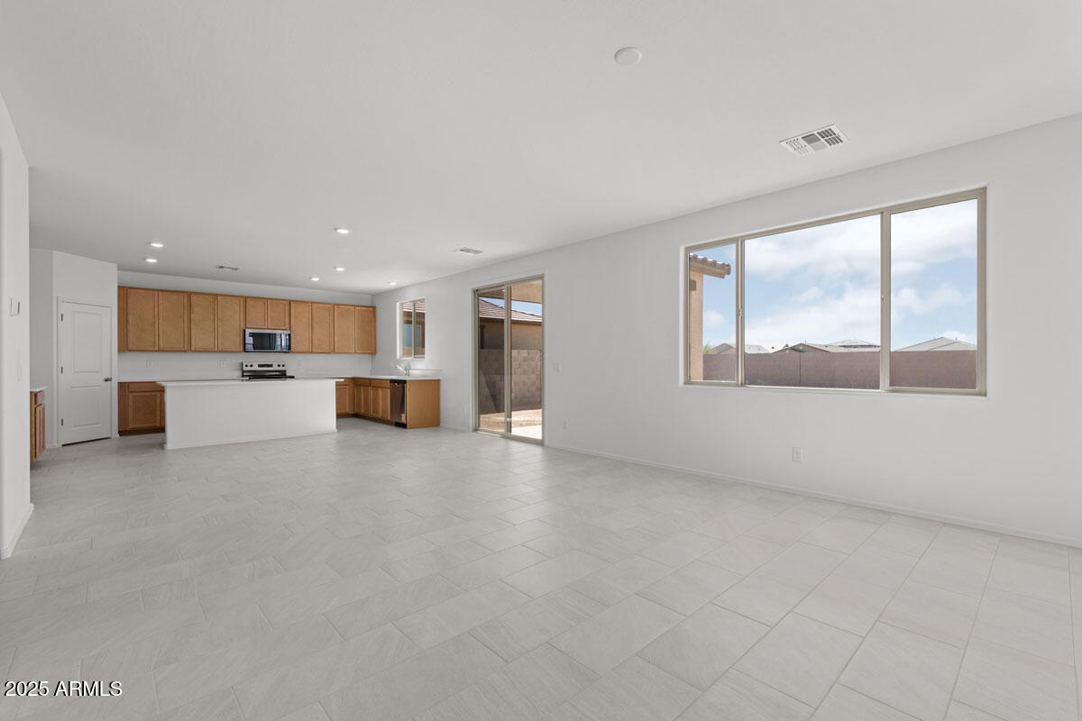 18189 W MOHAVE Street