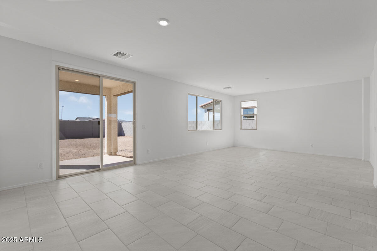 18189 W MOHAVE Street