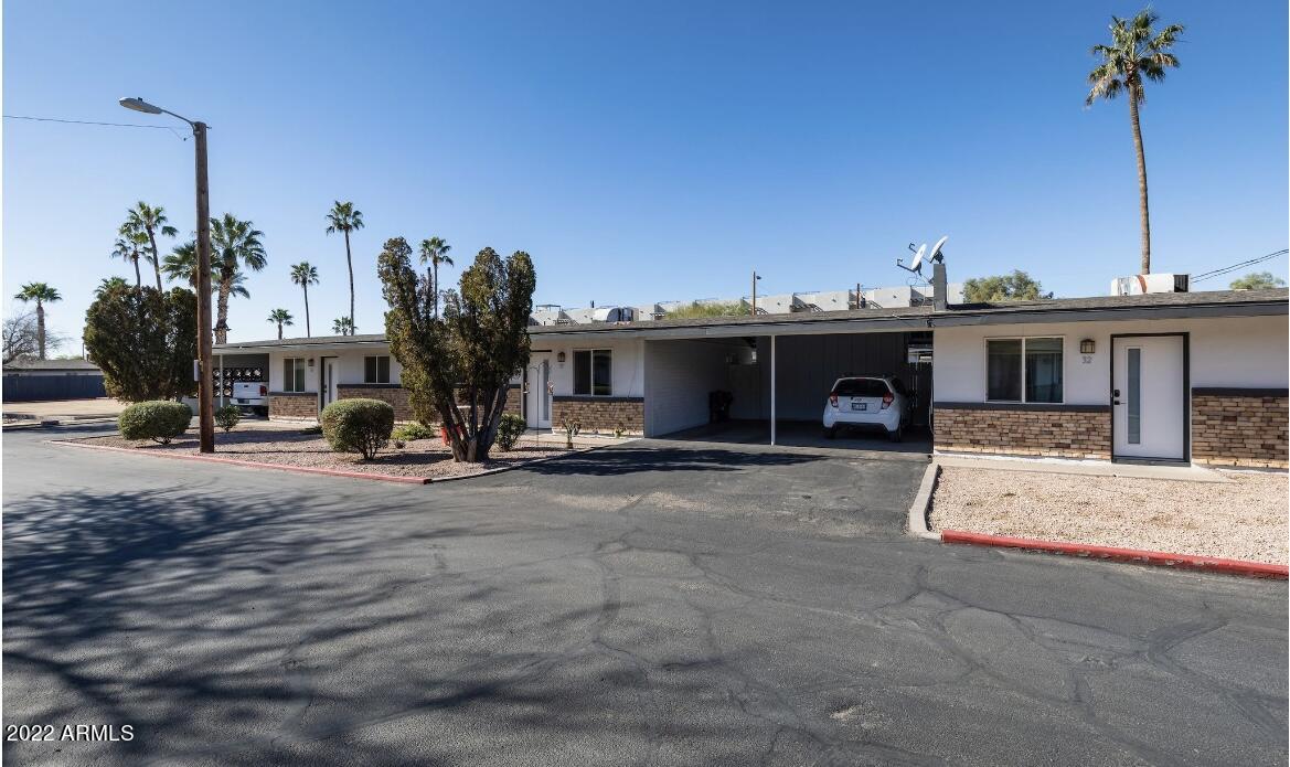 2020 W Hayward Avenue 22