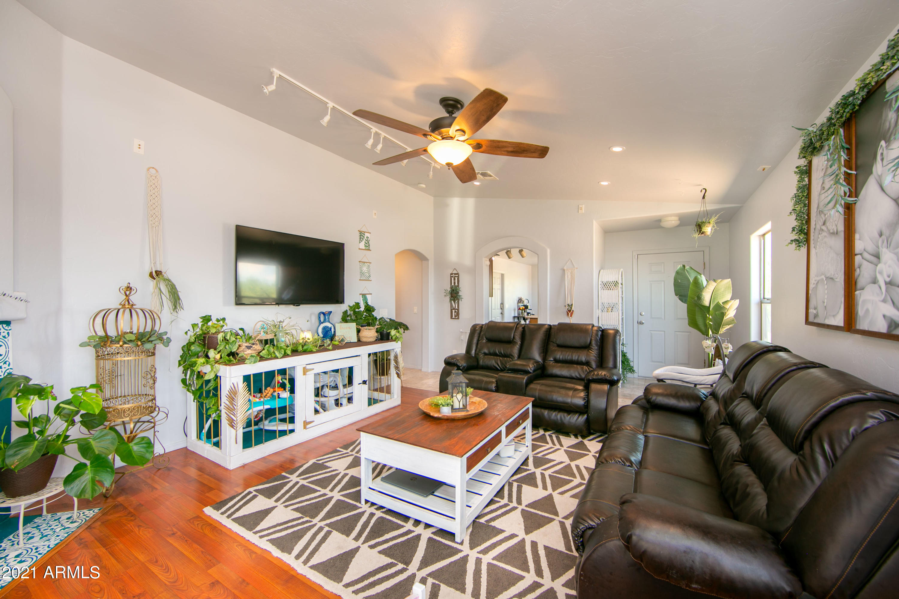 COPPER POINTE - Residential