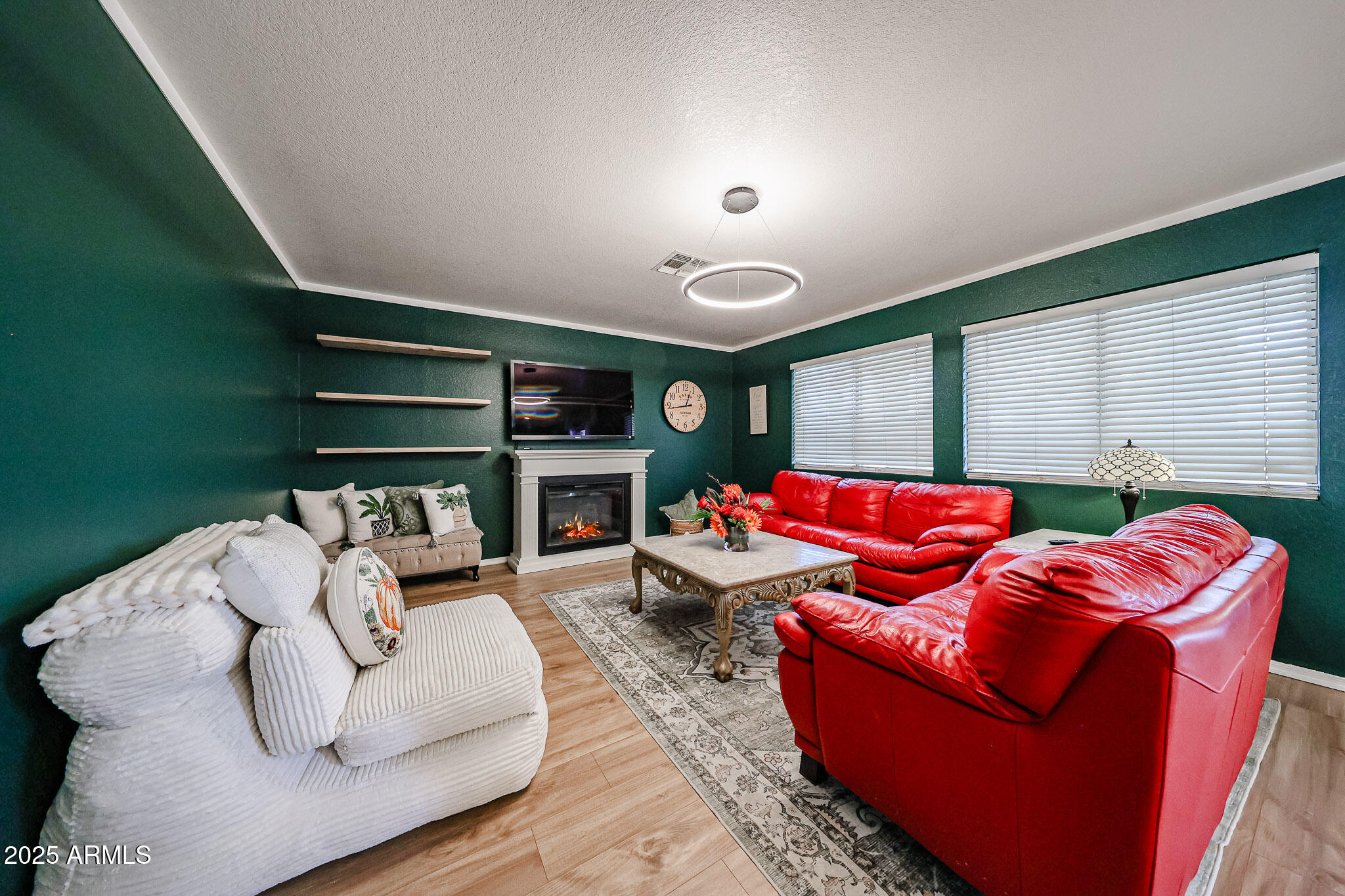 1126 E Silktassel Trail