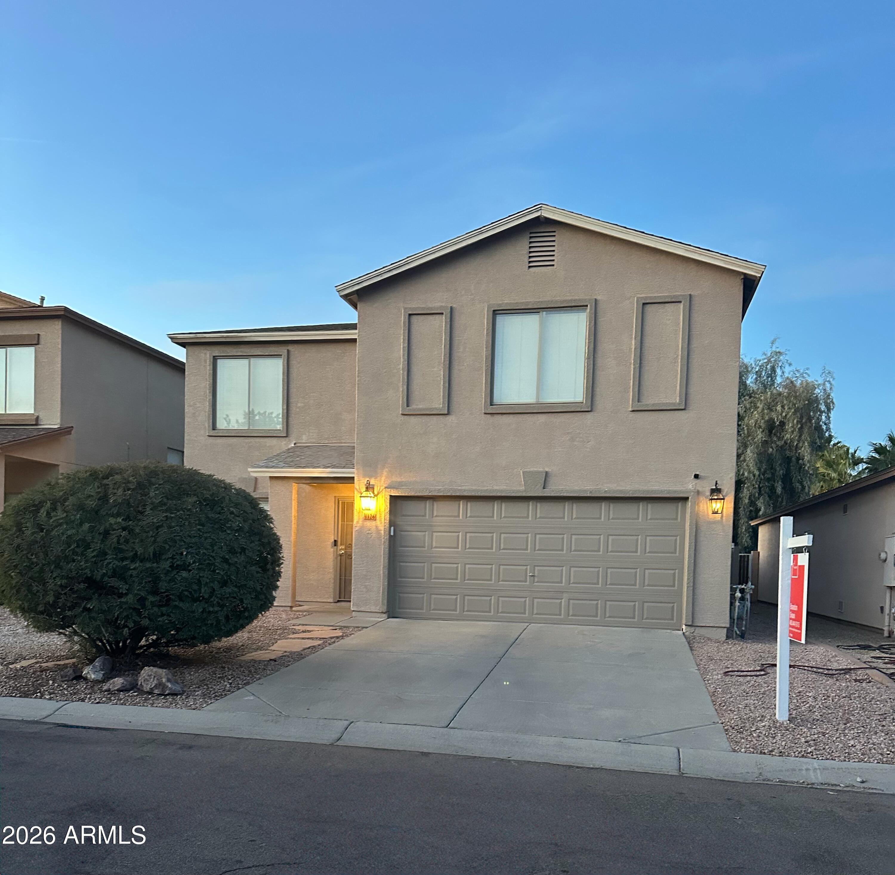 1126 E Silktassel Trail