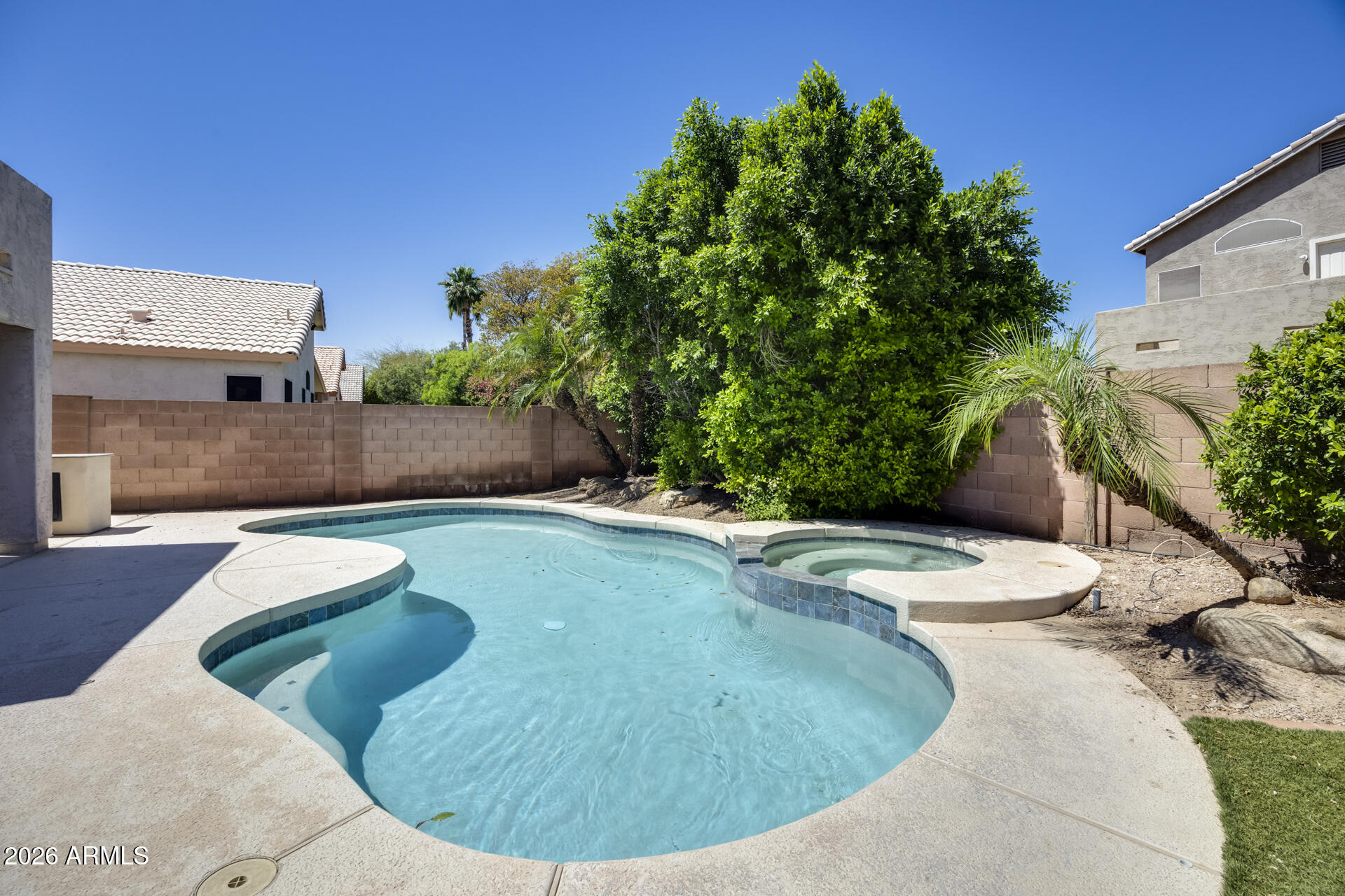 8782 E PINCHOT Avenue