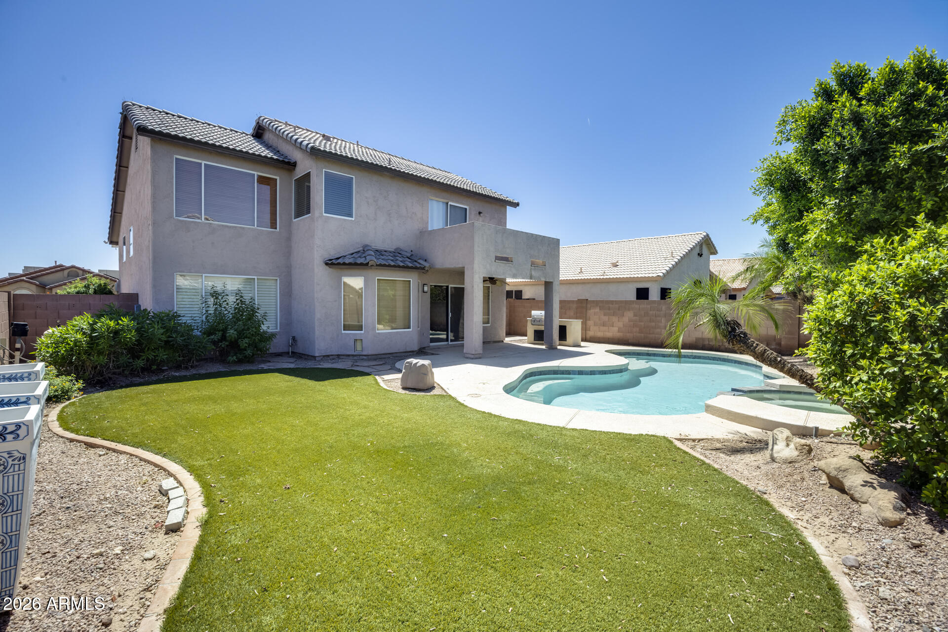 8782 E PINCHOT Avenue