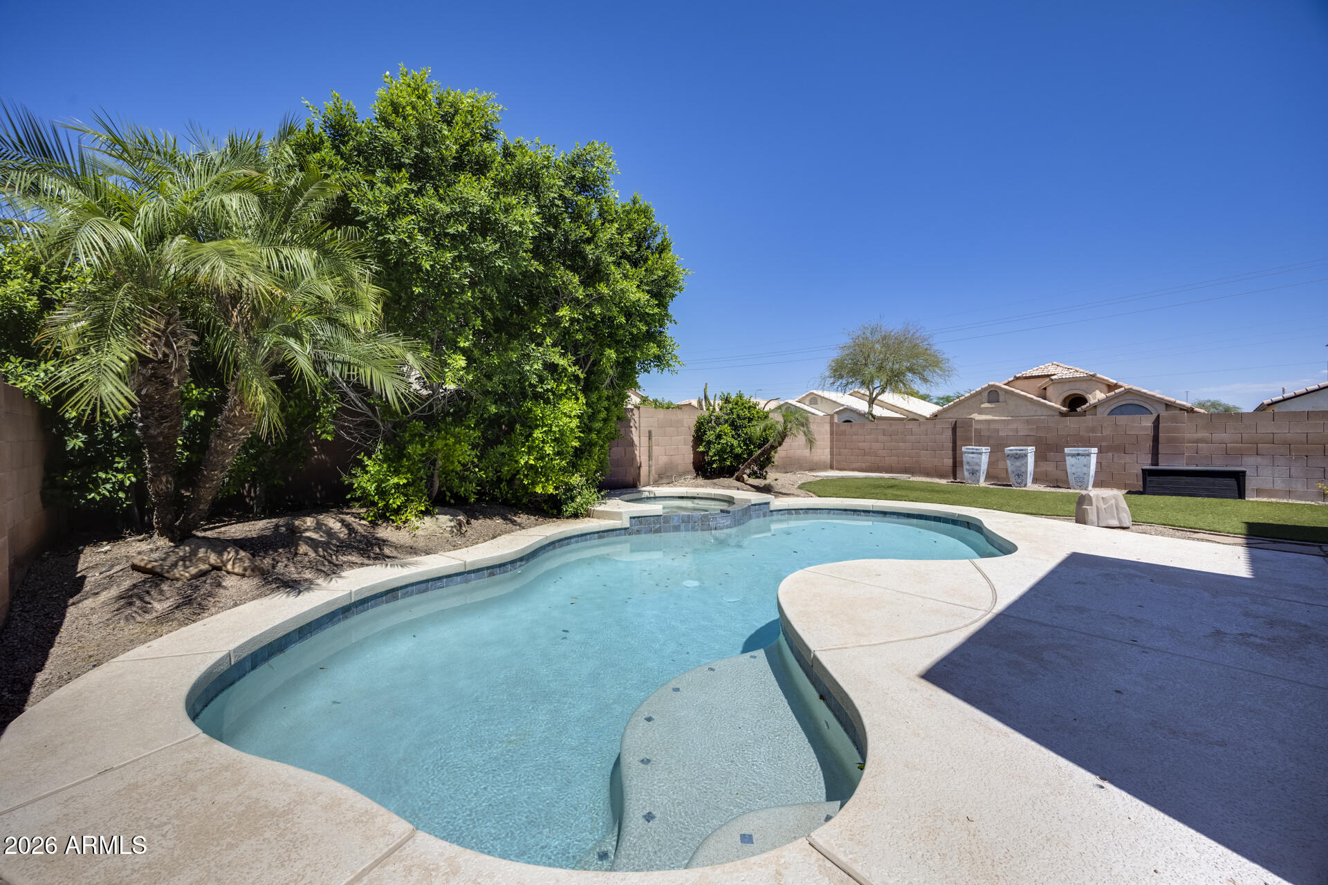 8782 E PINCHOT Avenue