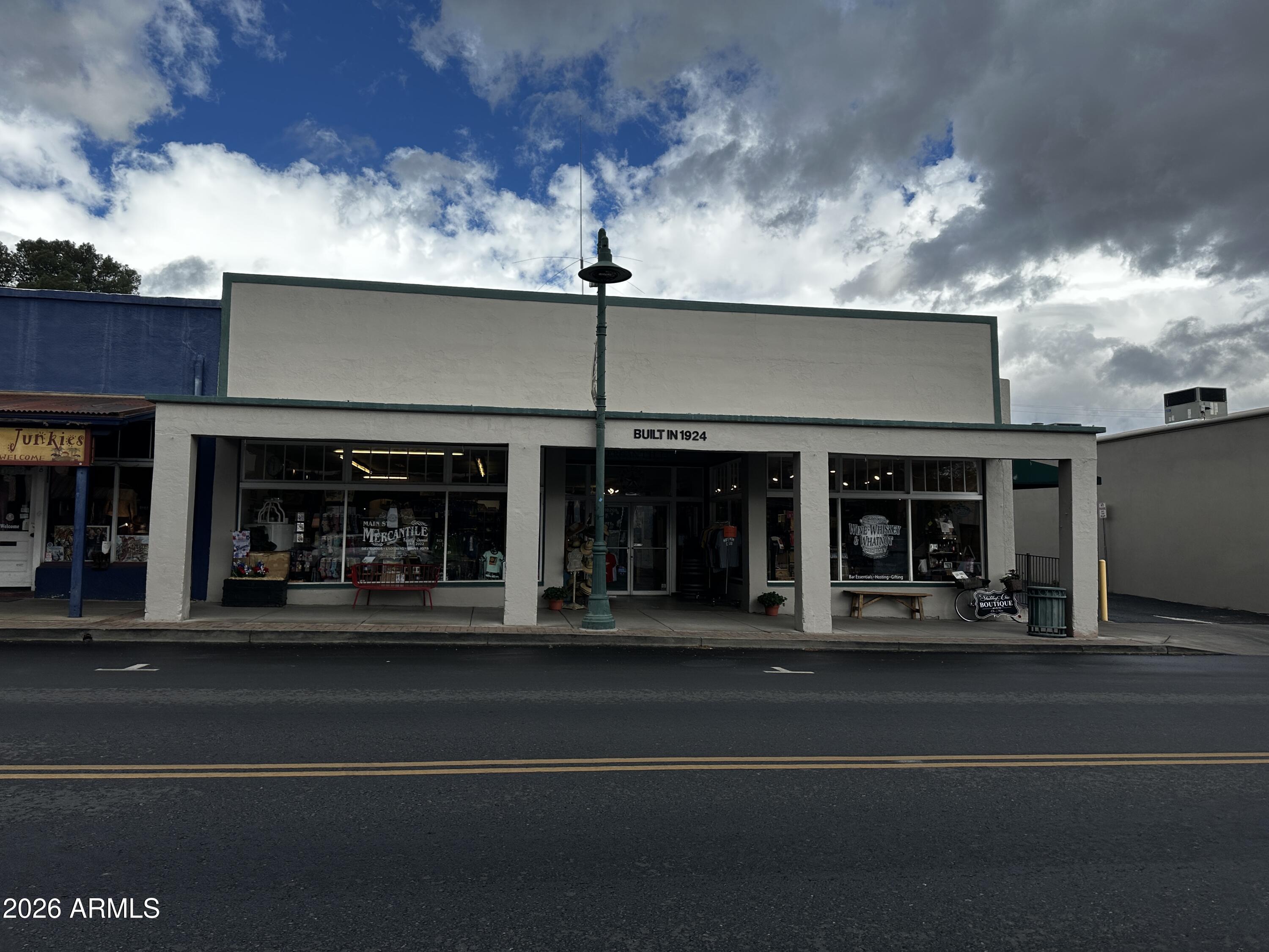 1020 N MAIN Street A&B