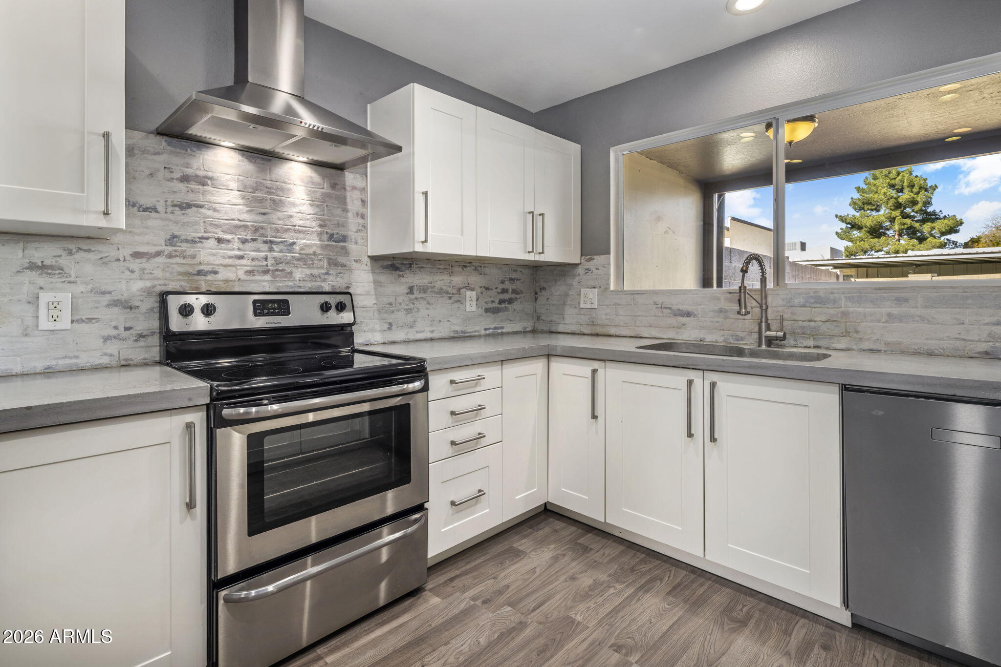 1842 W MARLETTE Avenue