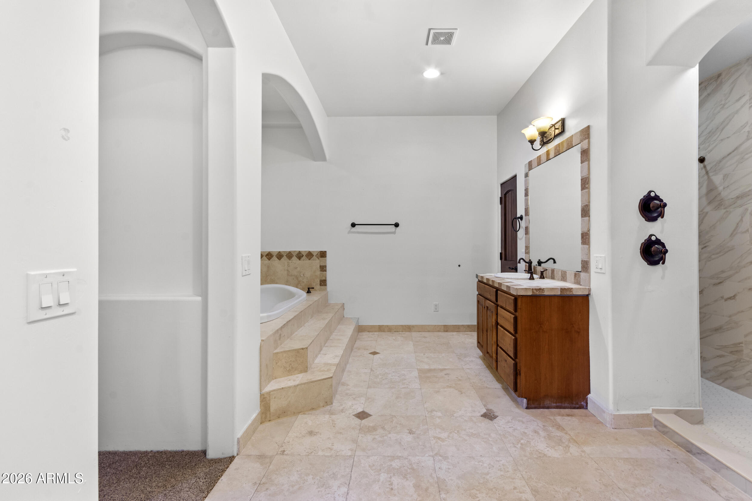 S25 T1N R8E - Residential