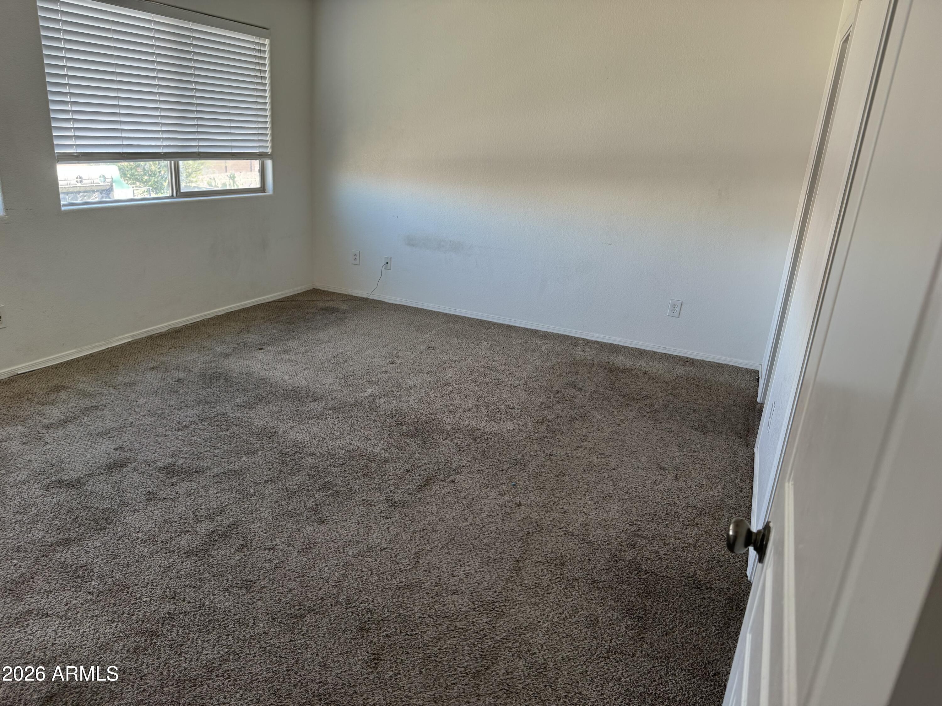 658 E CHRISTOPHER Street