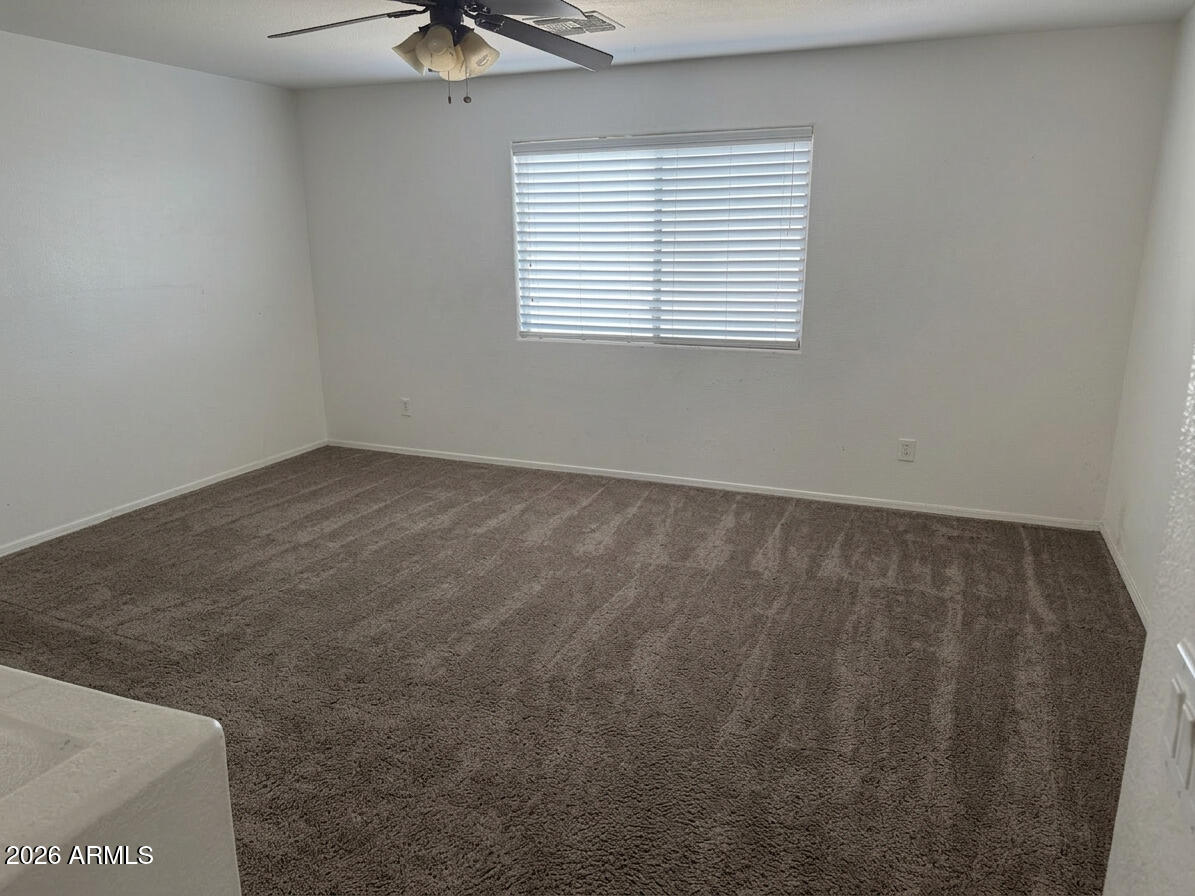 658 E CHRISTOPHER Street