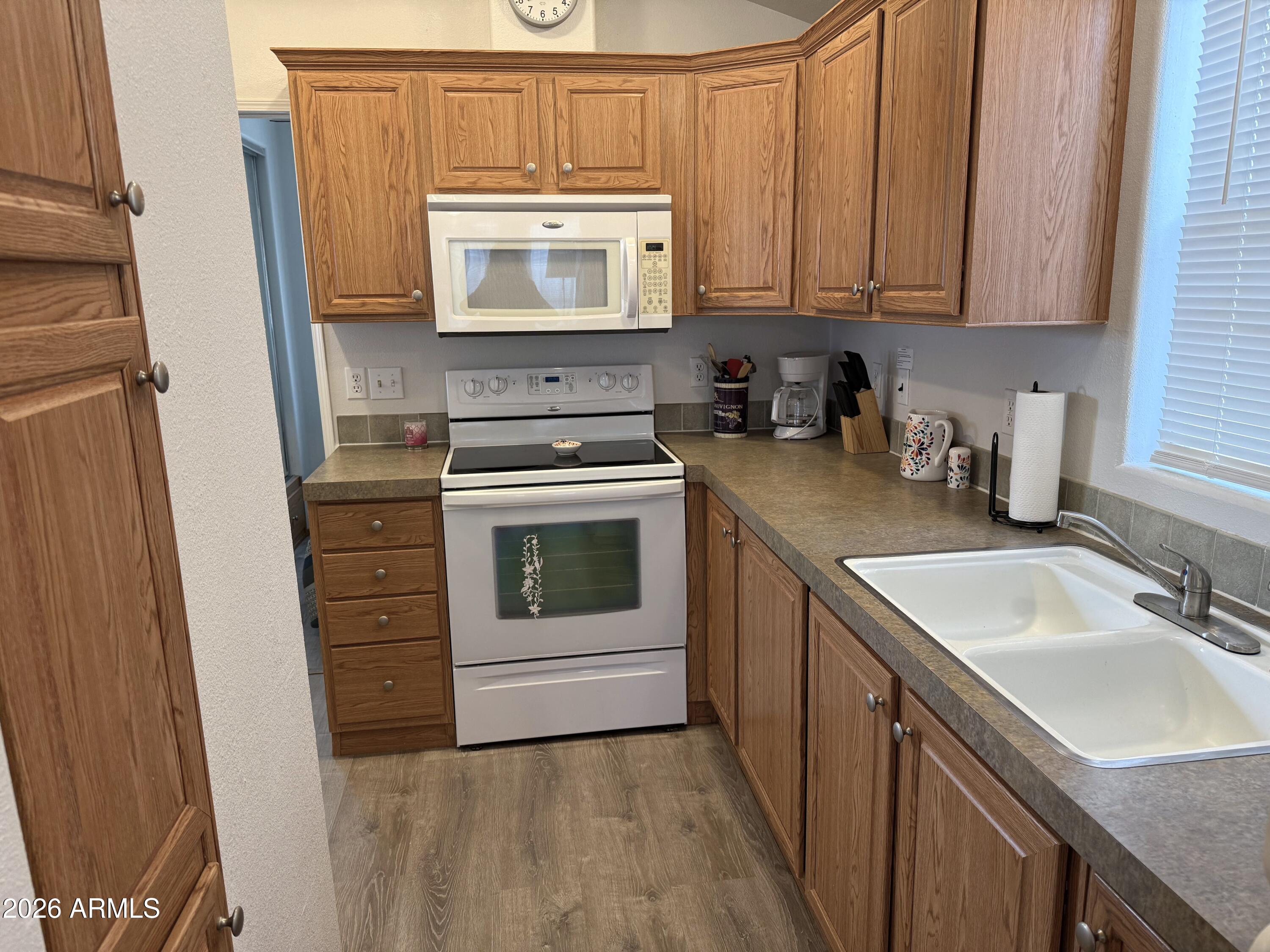 511 E PUEBLO DEL SOL --