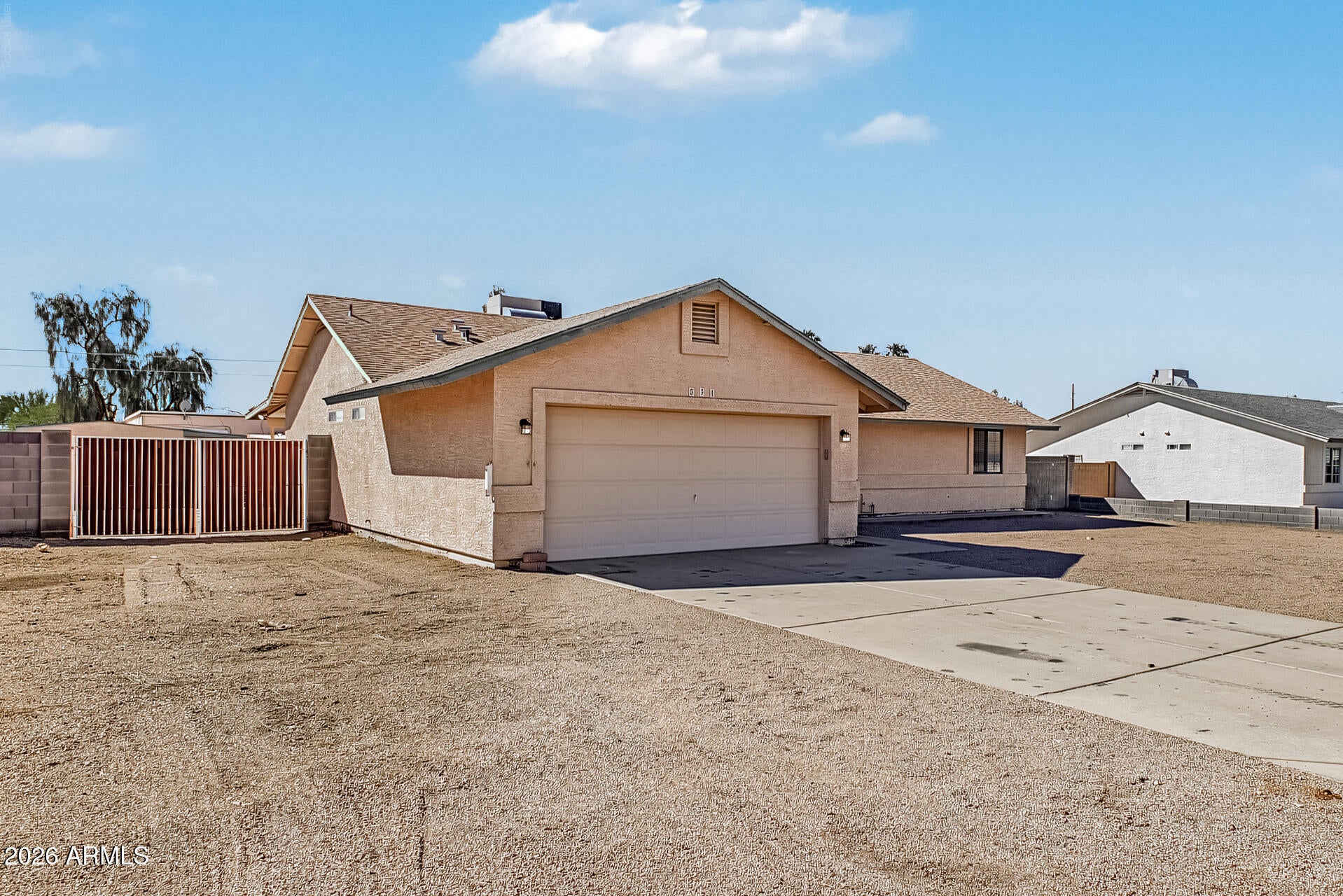 531 E MESQUITE Avenue