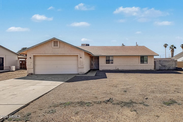 Photo 1 of 31 — 531 E MESQUITE Avenue, Apache Junction, AZ 85119