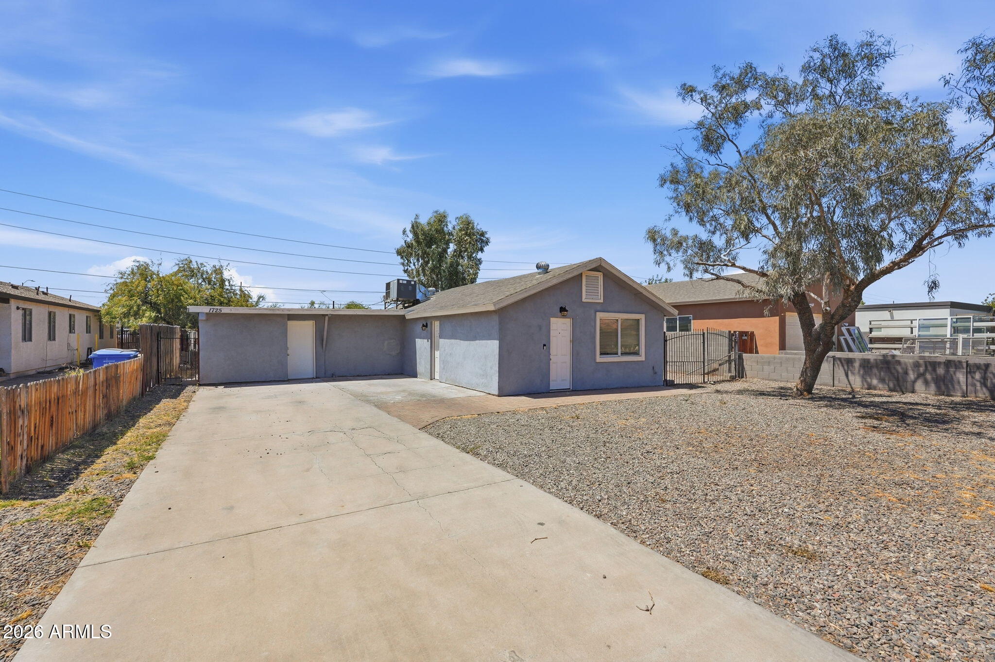 1725 W CAROL Avenue