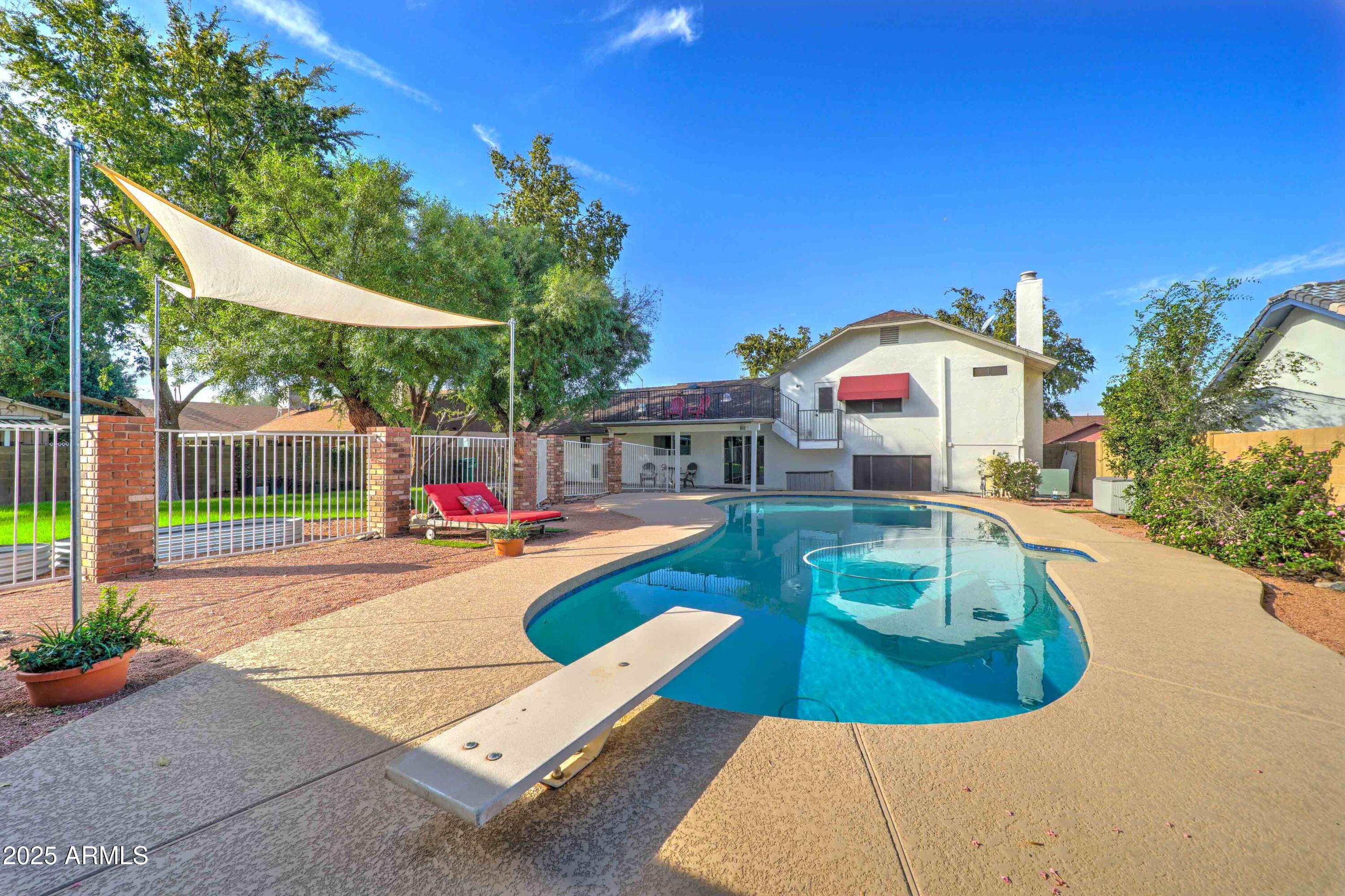 2057 N ASHBROOK Circle