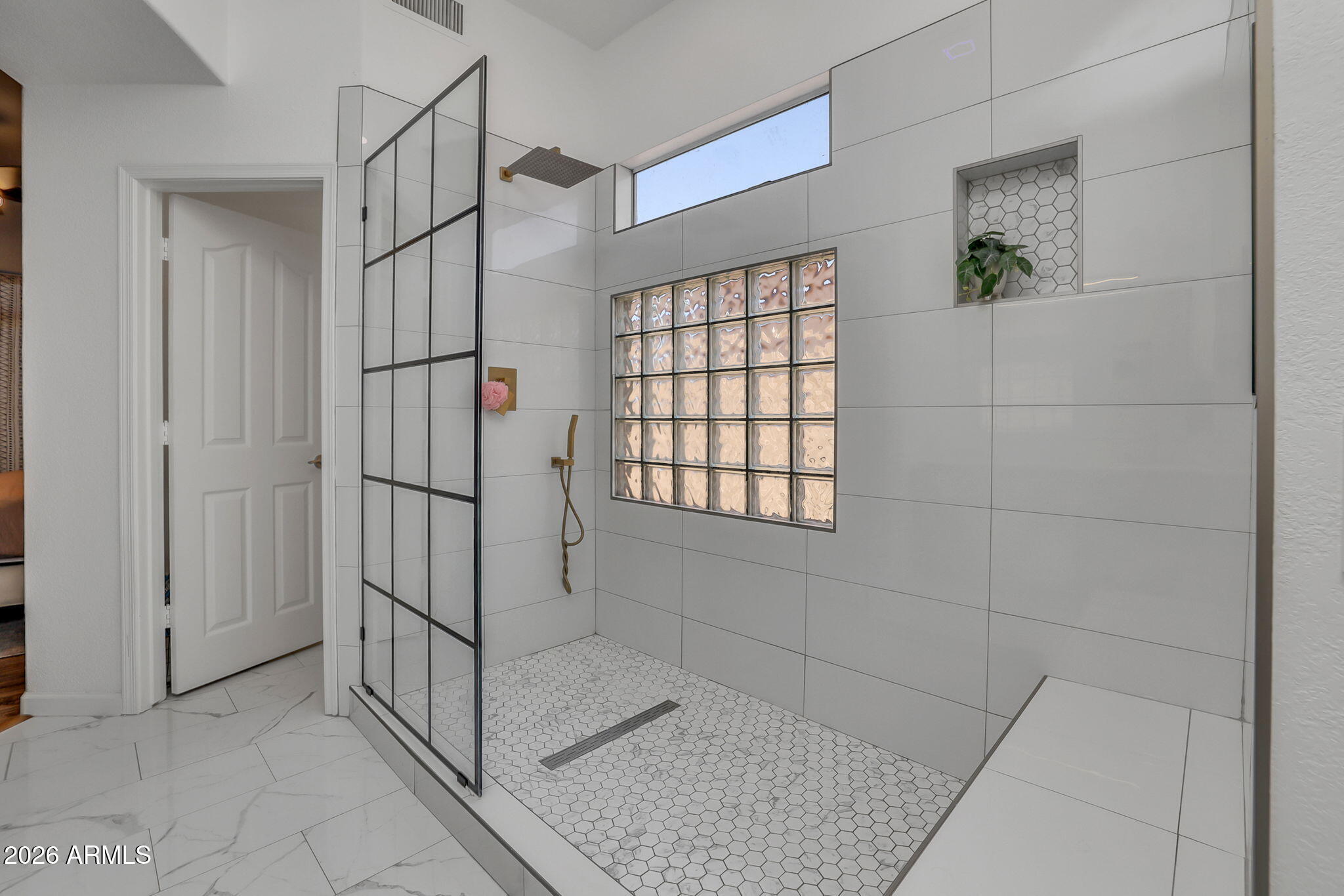 840 N APRIL Drive