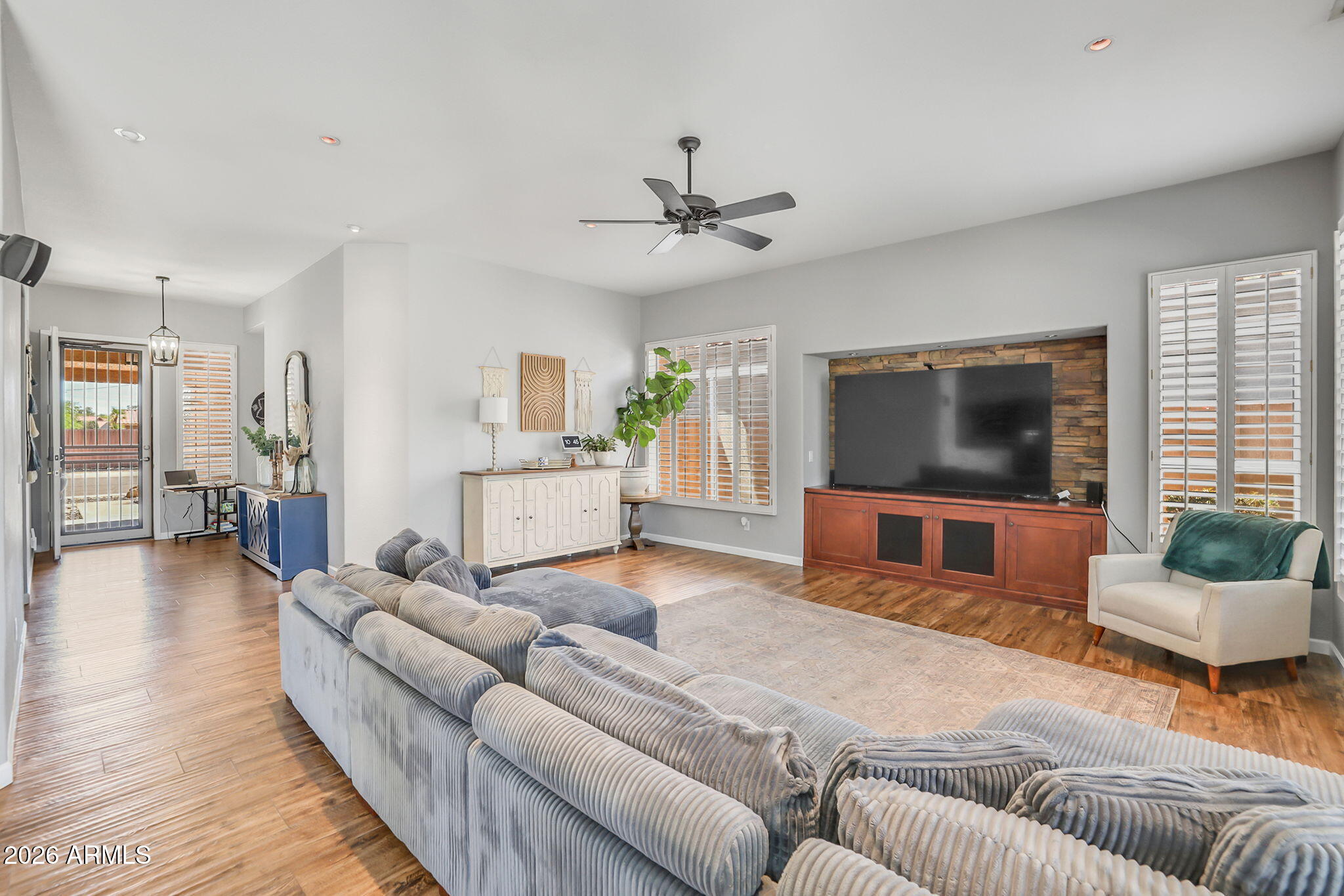 840 N APRIL Drive