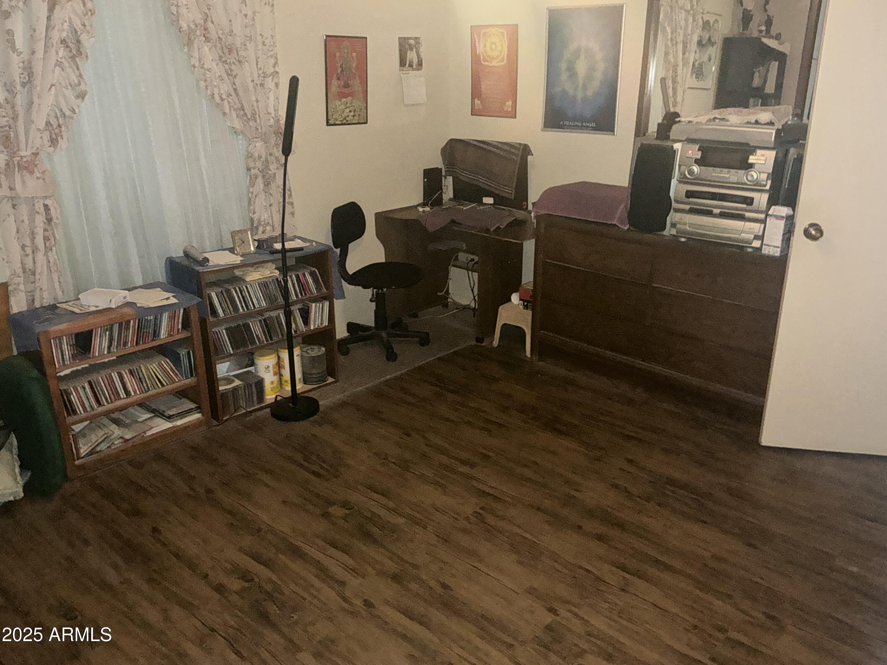 6742 E DALLAS Street