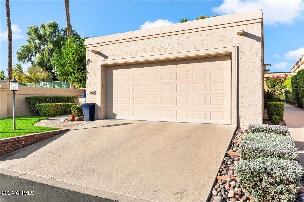 8638 E PARAISO Drive