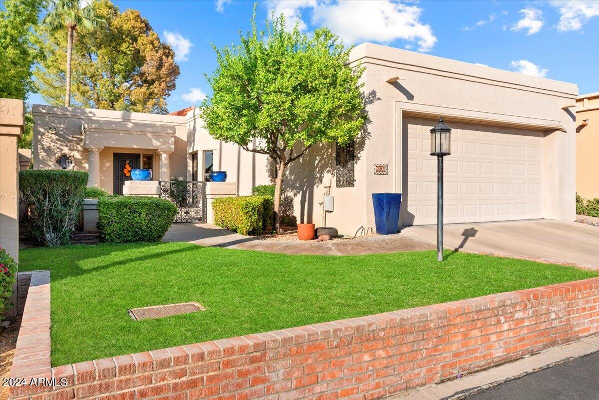 8638 E PARAISO Drive