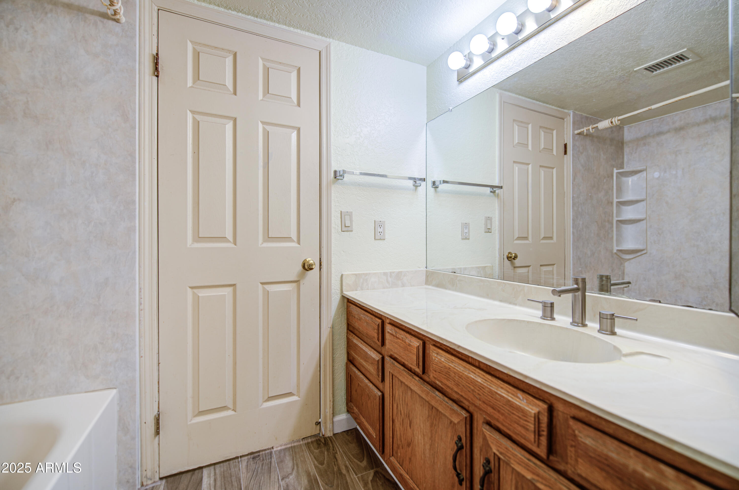 2660 E FOUNTAIN Street