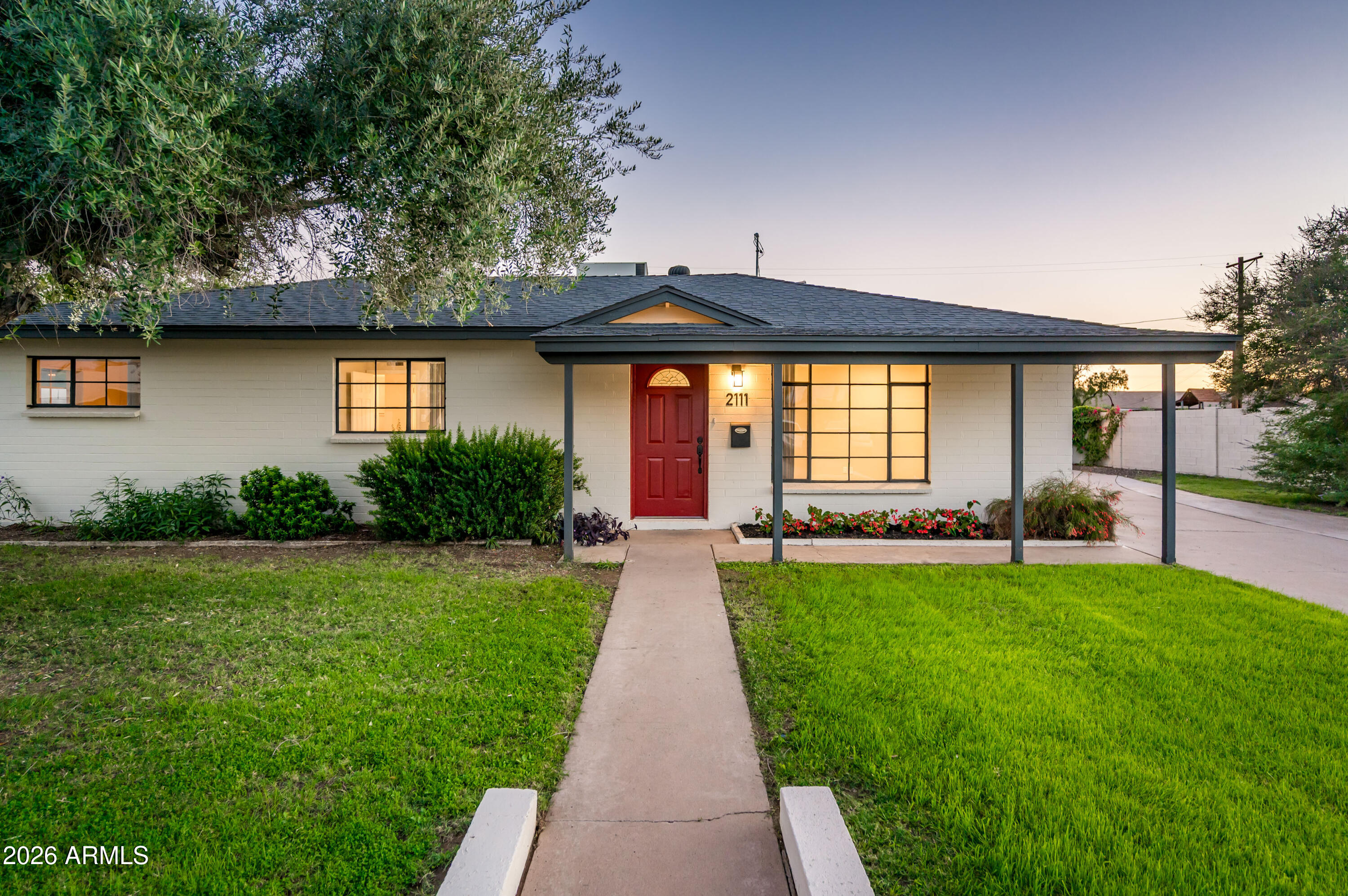 2111 W SOLANO Drive