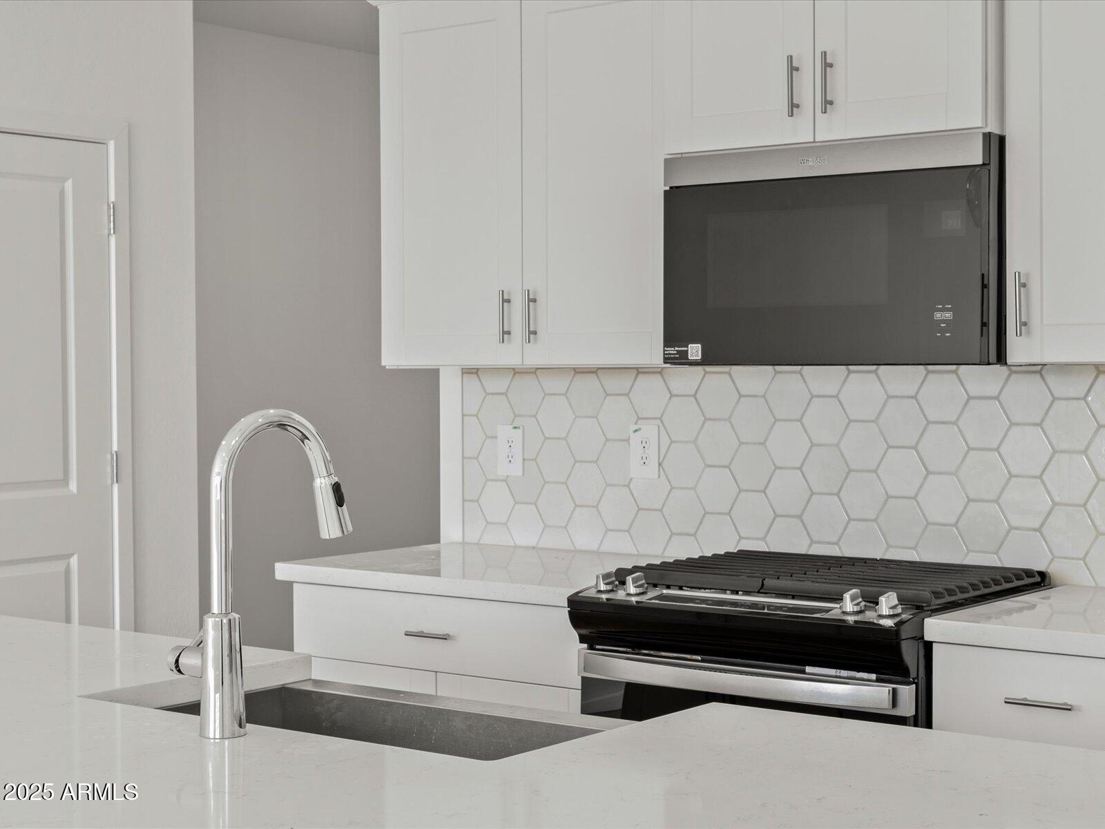 15922 W COTTONTAIL Lane